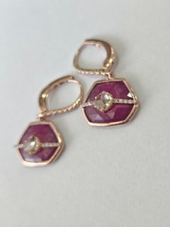 Orecchini pendenti in oro rosa 18 carati con rubino sfaccettato da 6,00 carati e diamante con taglio rosa