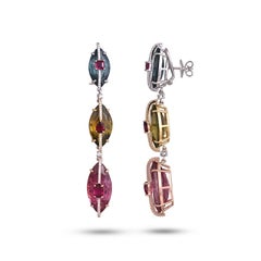 Pendientes modernos tipo candelabro con montura de oro de 18 quilates, turmalina, rubelita y diamantes