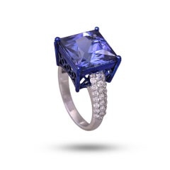 Moderner Verlobungsring aus 18-karätigem Weißgold mit blauem Rhodium, Tansanit und Diamanten
