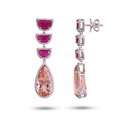 Pendientes largos tipo candelabro con rubí de Mozambique y morganita, engastados en oro rosa de 18 quilates