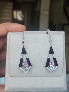 Pendientes colgantes de estilo Art Déco con montura de oro de 18 quilates, varios zafiros, ónix negro y diamantes
