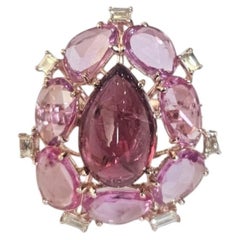 Bague cocktail en or rose 18 carats, avec un cabochon de tourmaline, un saphir rose et des diamants