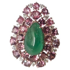 Bague cocktail en or rose 18 carats, sertie d'une émeraude « Sugarloaf », d'un saphir rose et de diamants