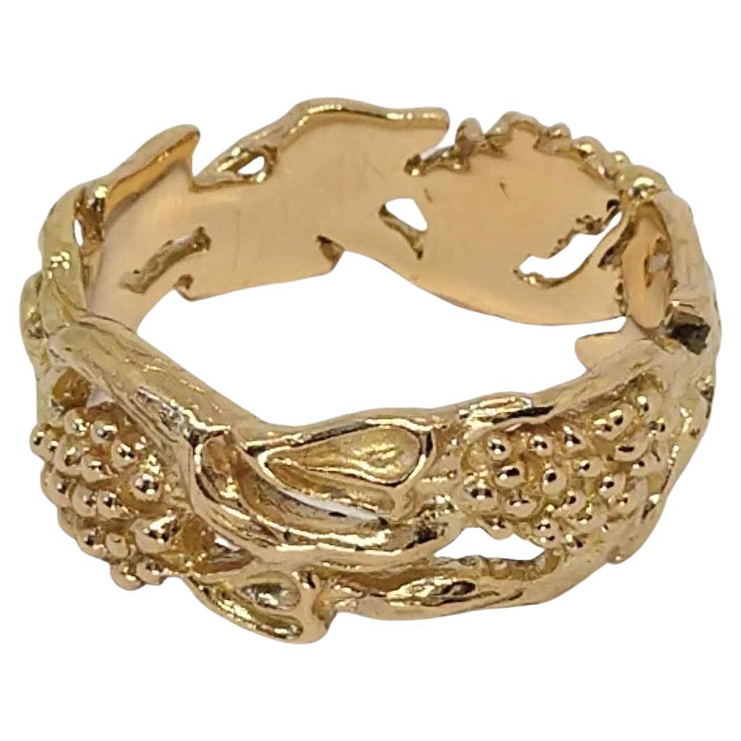 18 Karat Yellow Gold Grapes, Vines, and Leaves Ring
