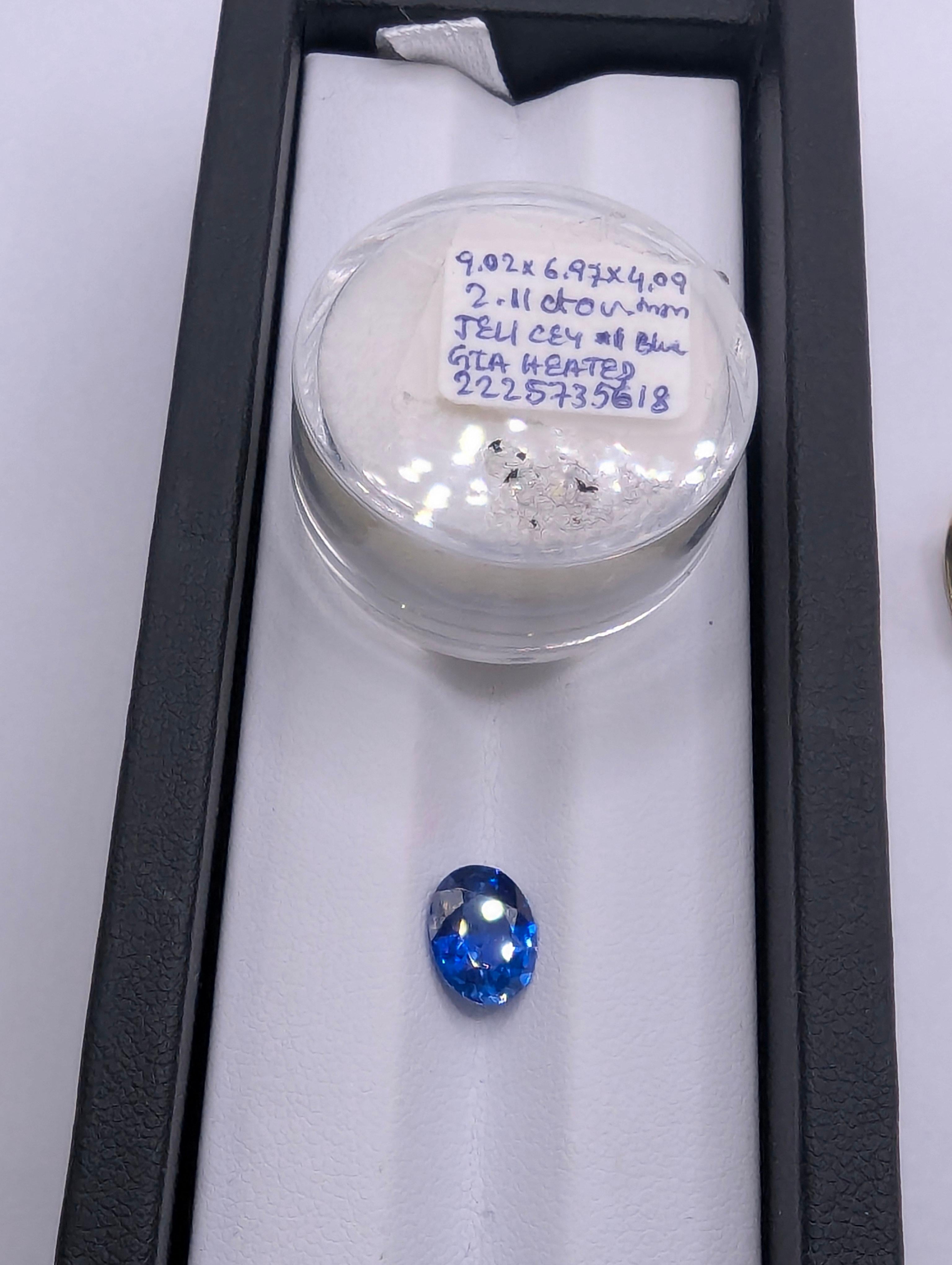 Bague en or jaune 18 carats saphir bleu 2,11 carats en vente 2
