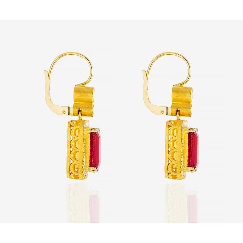 24K Handcrafted Octagon Rubellite and Diamond Earrings
Gold Weight : 16.60 g
Diamond : 1.58 ct
Rubellite : 10.33 ct