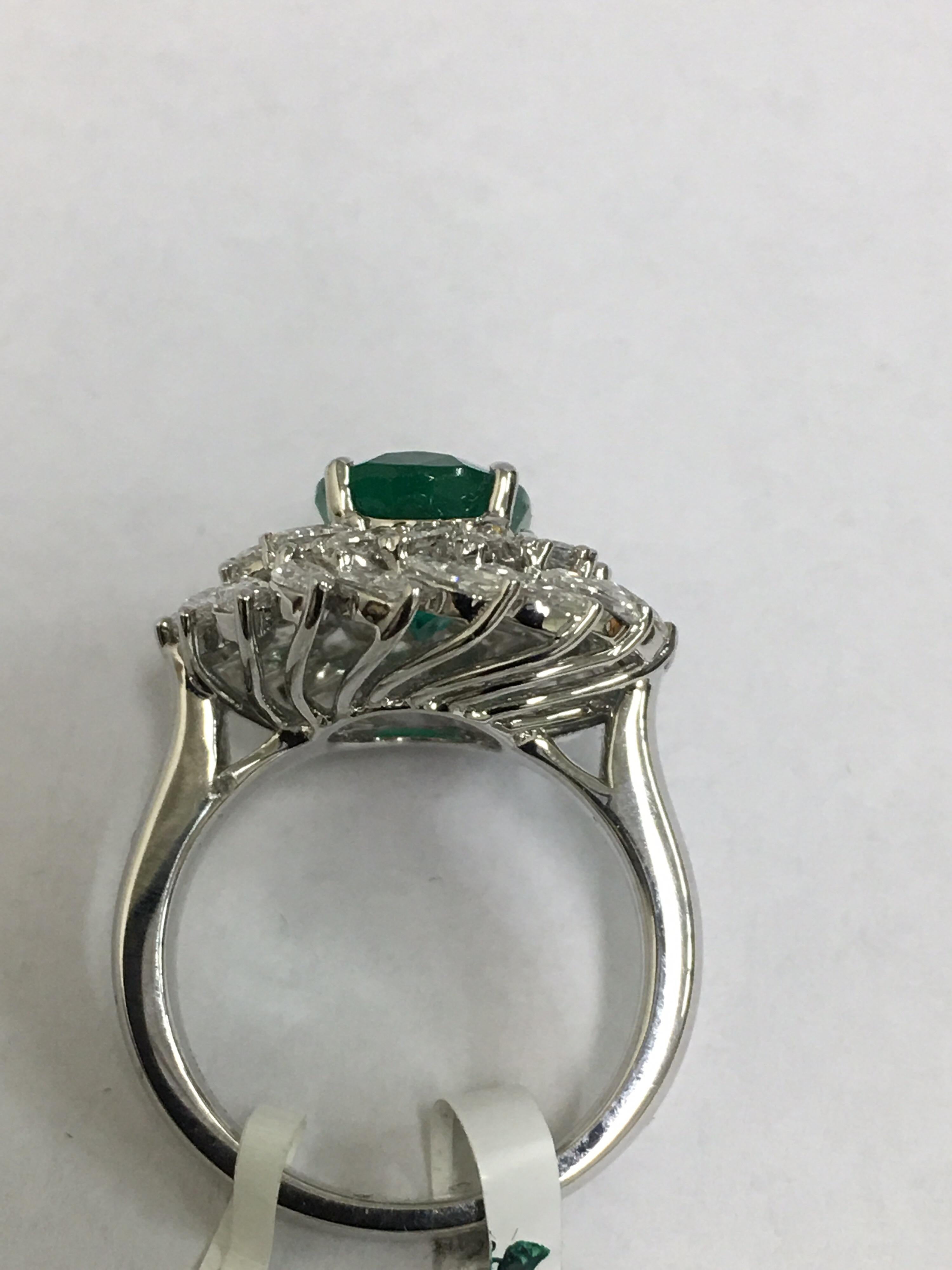 Emerald and Diamonds Ring In New Condition In Trumbull, CT