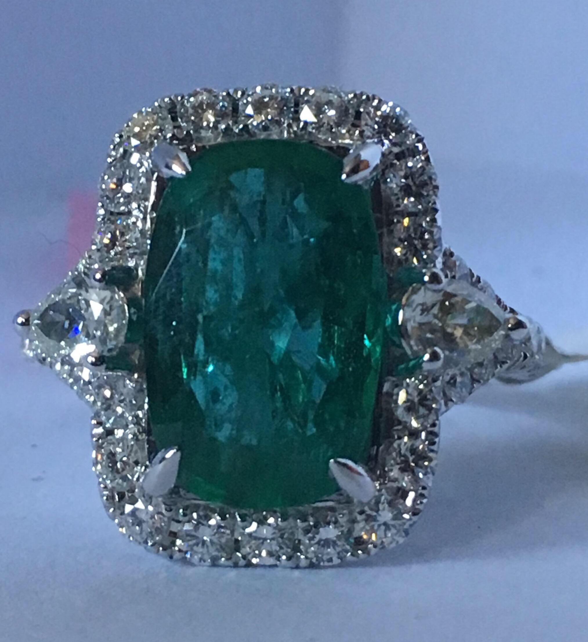 Emerald Diamond Ring Set in 18 Karat White Gold 3