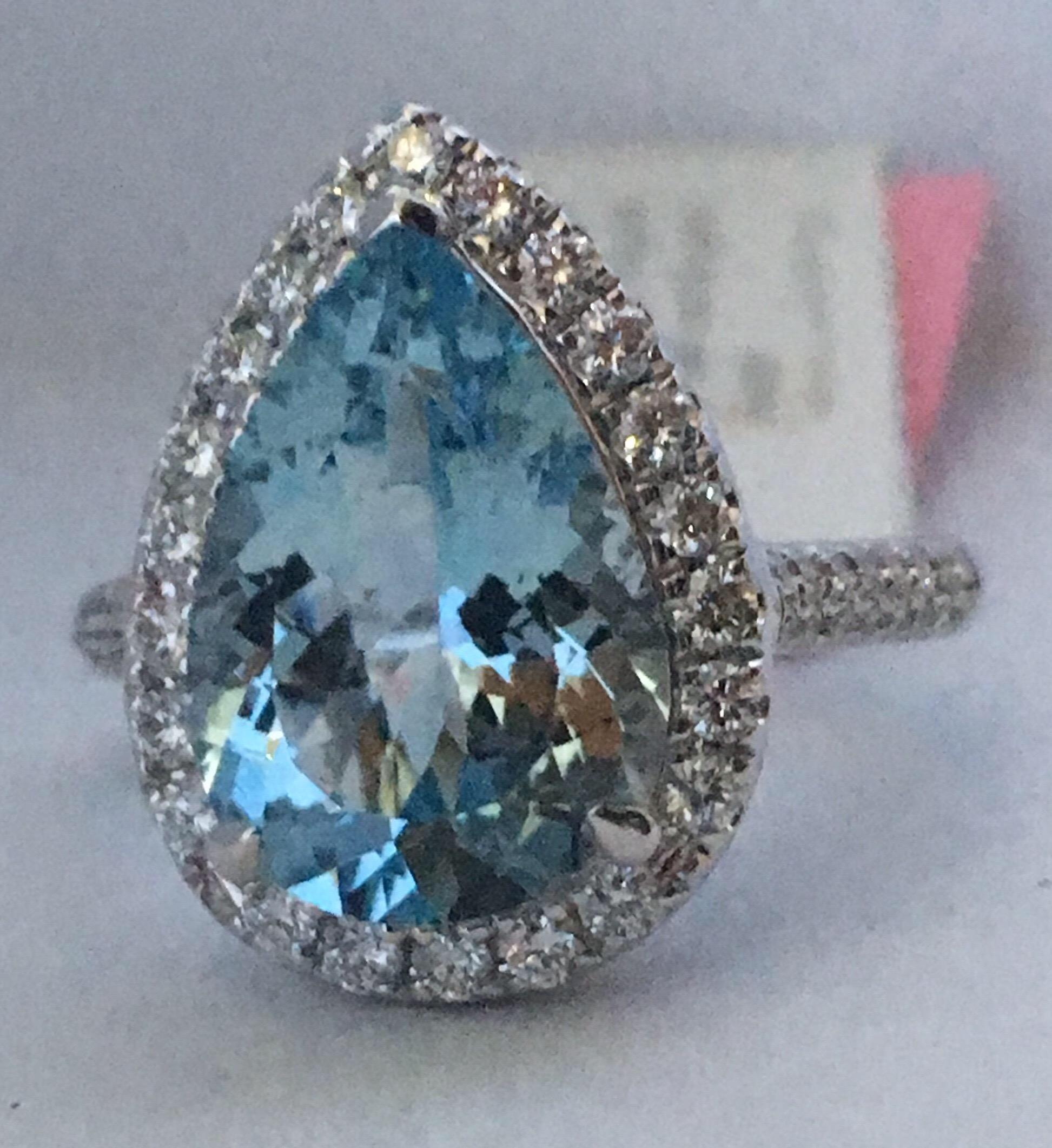 Pear Shape Aquamarine Ring Set in 14 Karat Gold 5