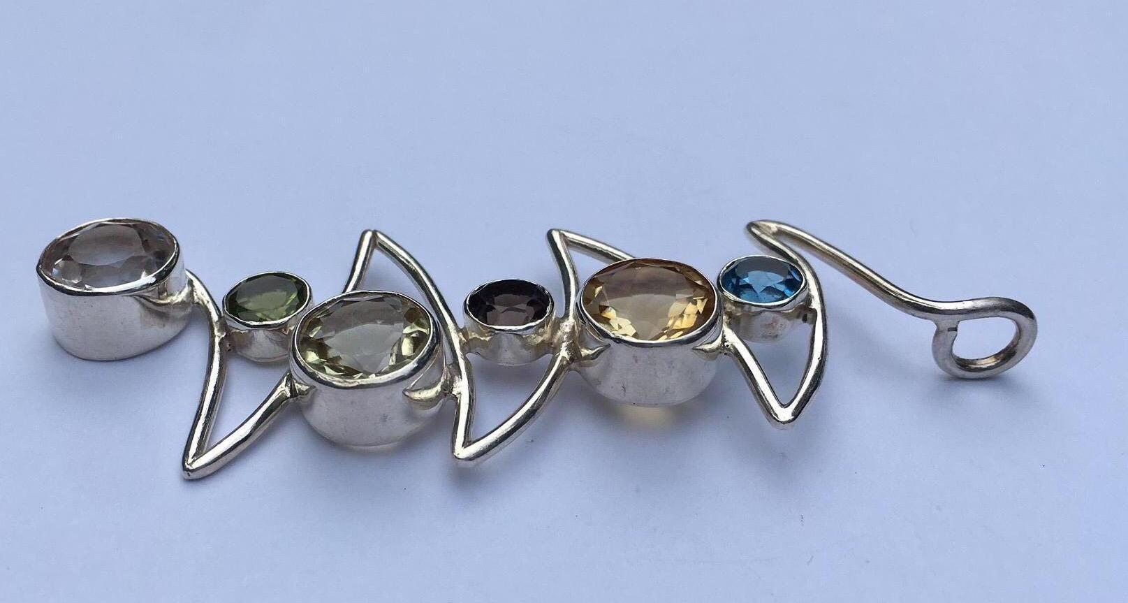 Six Stones Wave Pendant Set in Sterling Silver For Sale 2