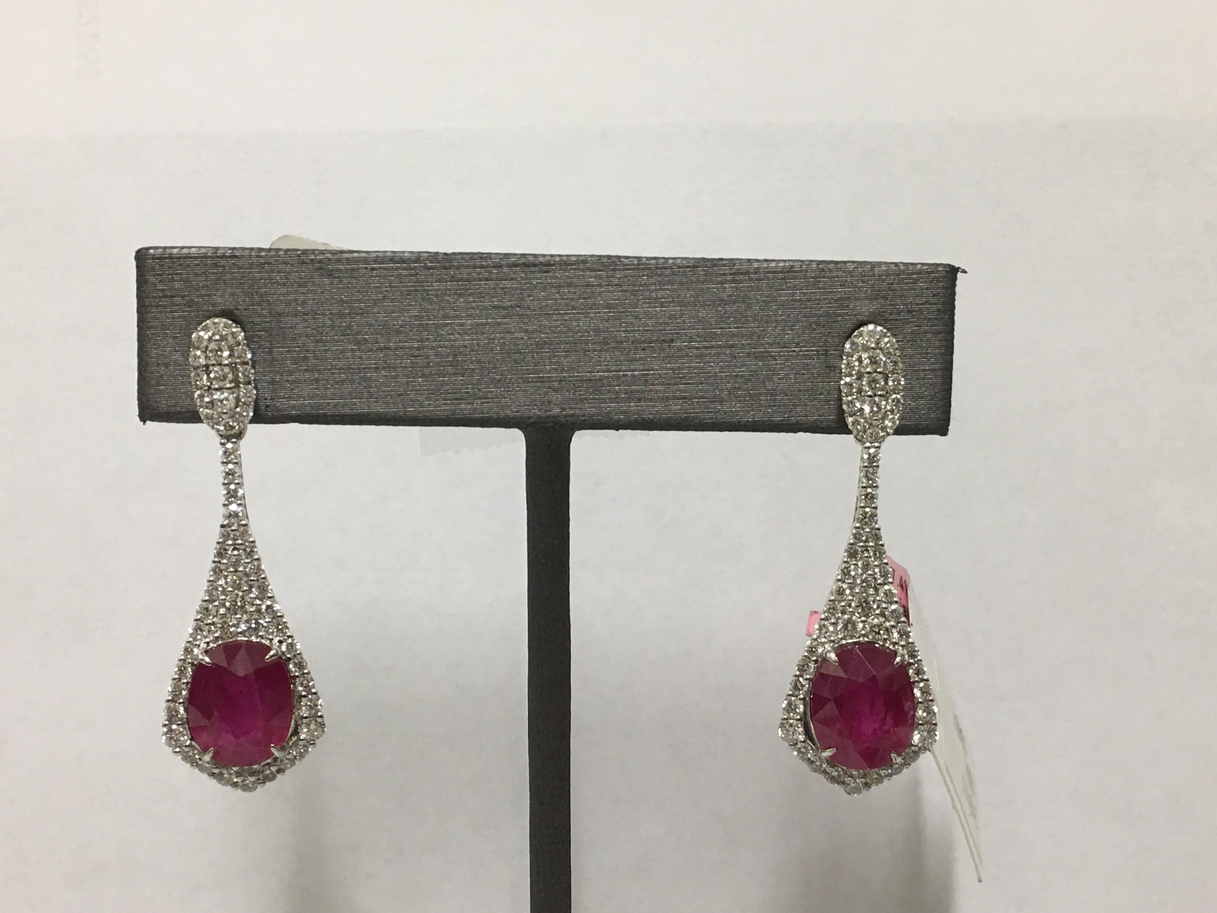 Ruby and Diamonds Earrings Set in 18 Karat White Gold For Sale 3