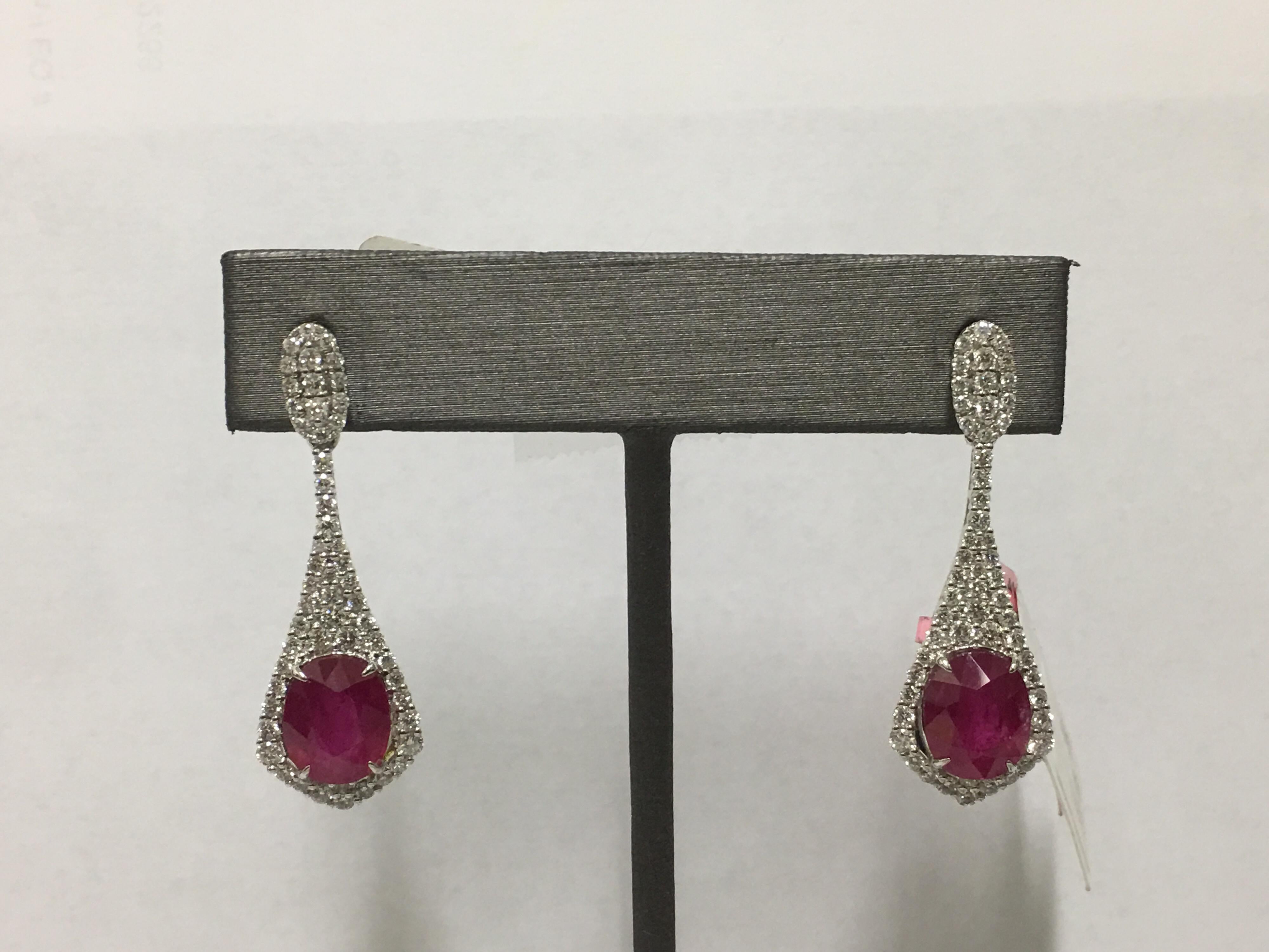 Ruby and Diamonds Earrings Set in 18 Karat White Gold For Sale 5