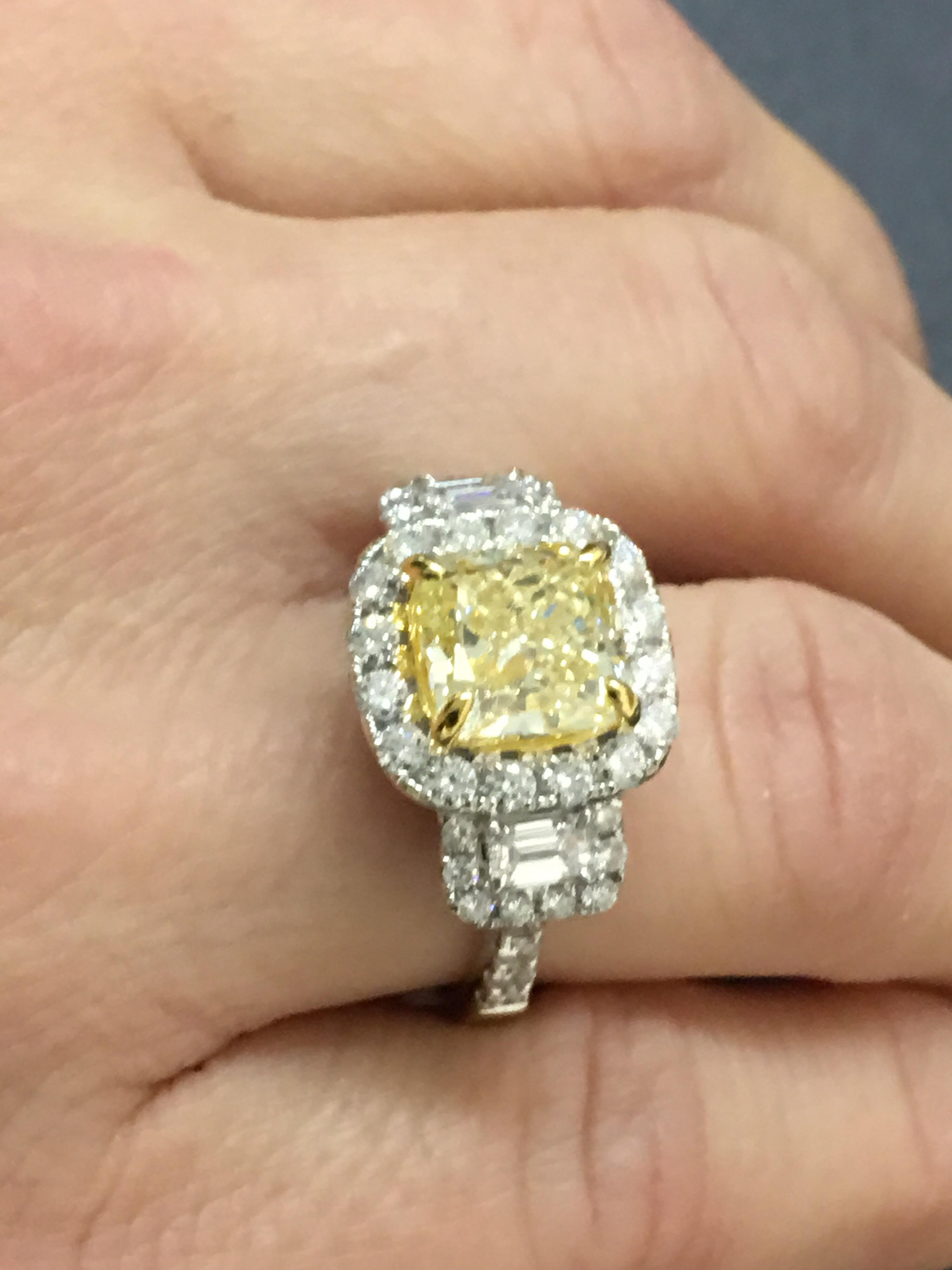 IGL Certified 3.00 Carat Yellow and White Diamond Ring 1