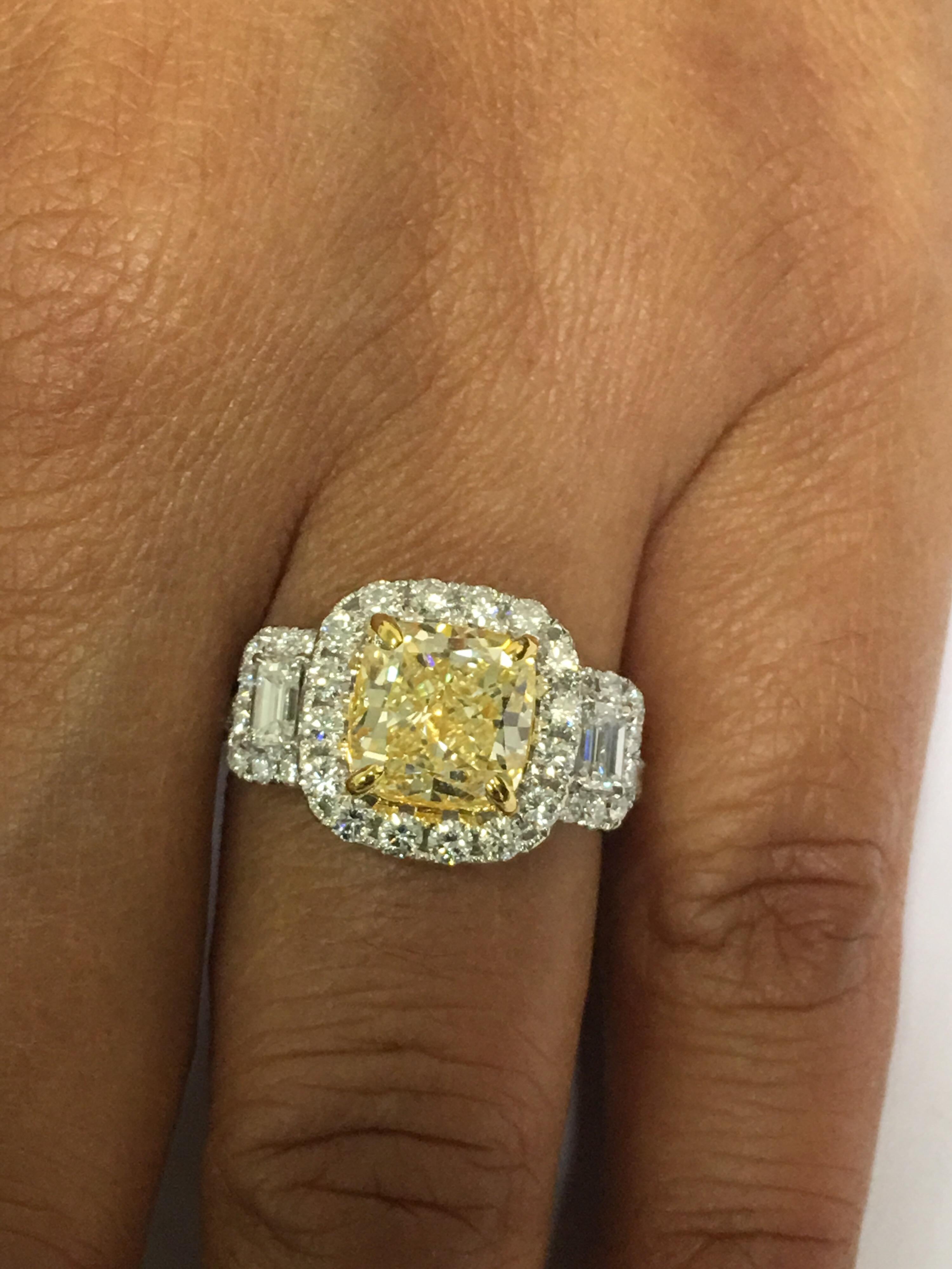 Women's IGL Certified 3.00 Carat Yellow and White Diamond Ring