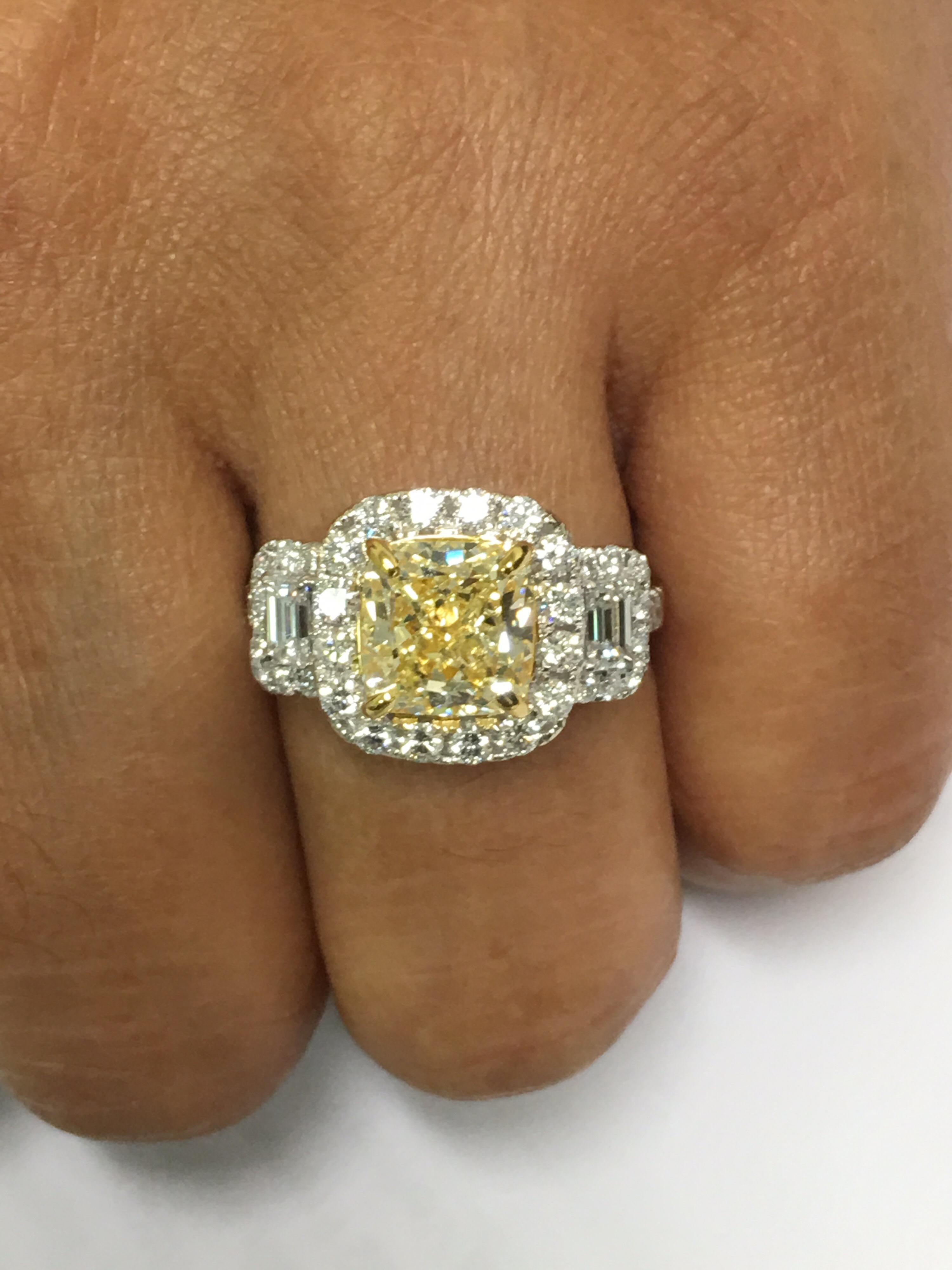 IGL Certified 3.00 Carat Yellow and White Diamond Ring 11