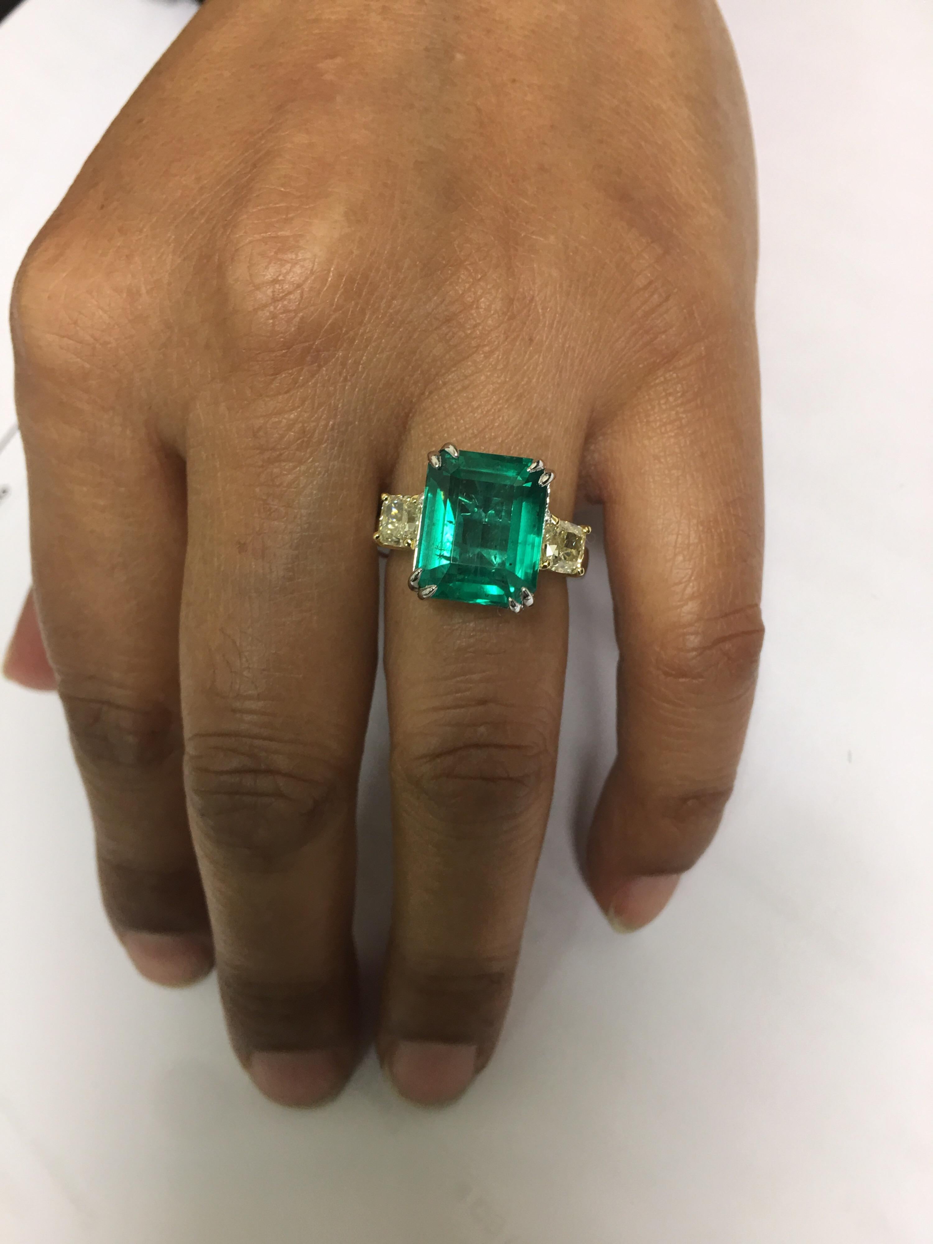 Emerald and Yellow Diamond Ring 7
