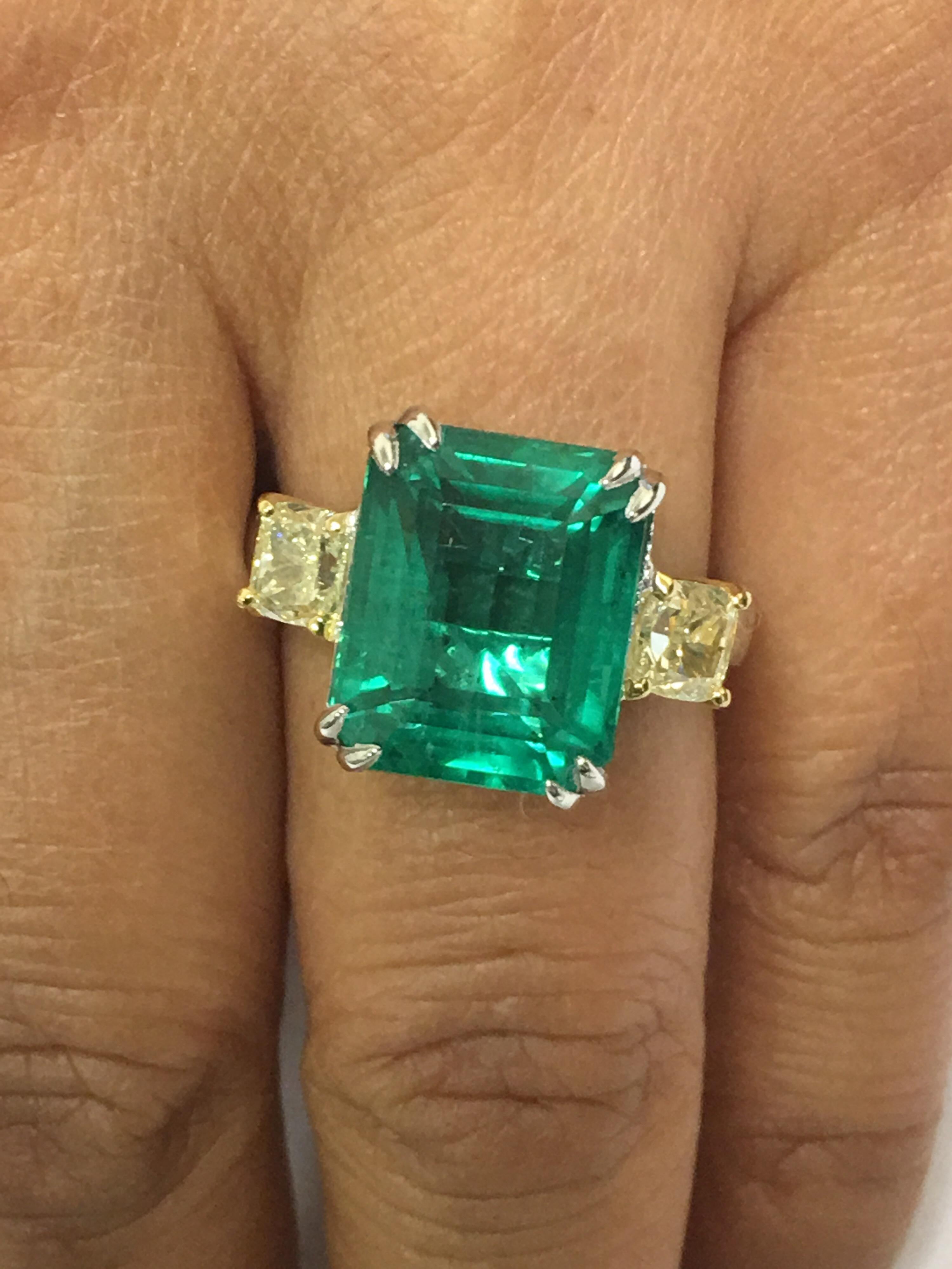 Emerald and Yellow Diamond Ring 3
