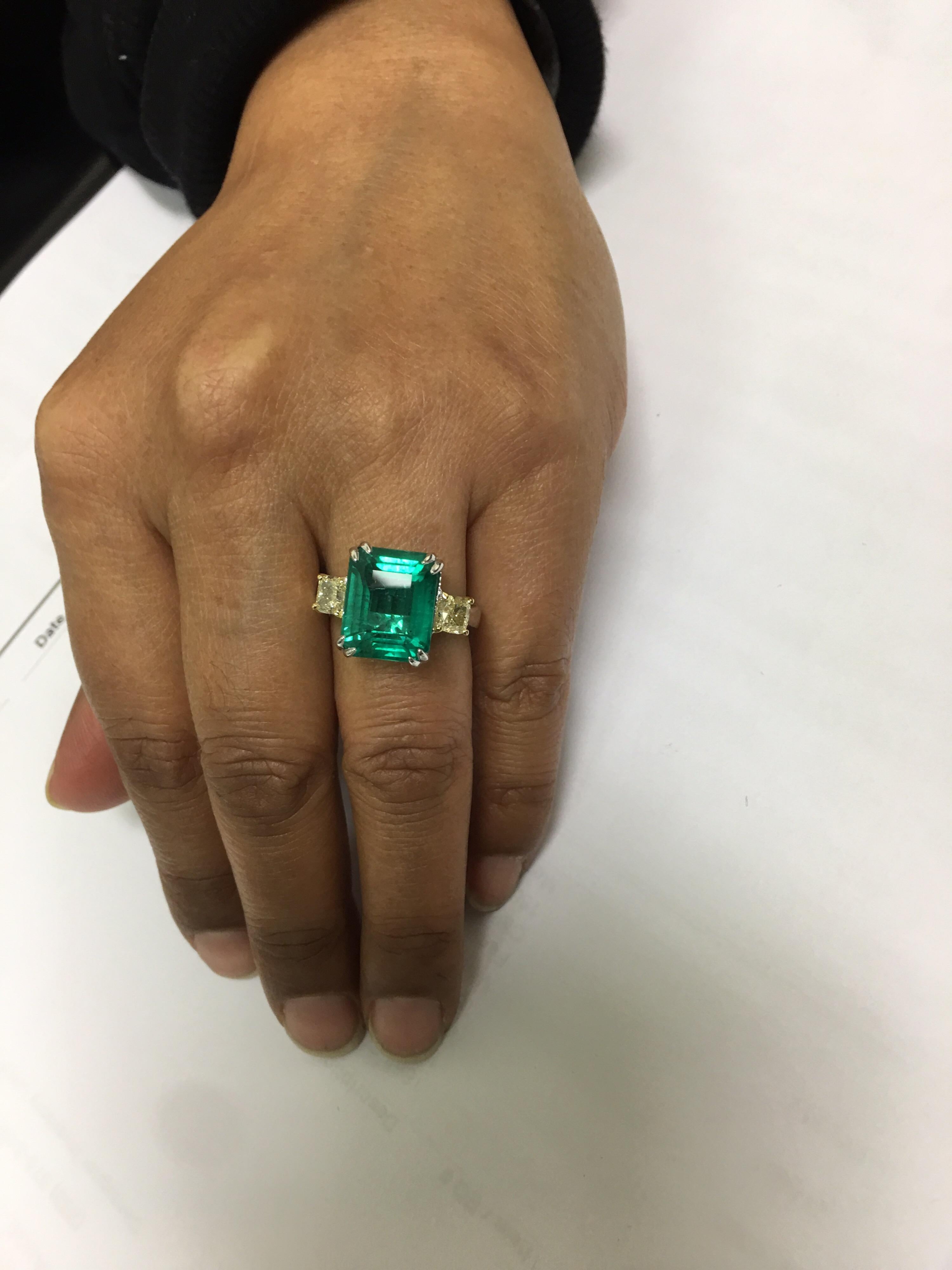 Emerald and Yellow Diamond Ring 9