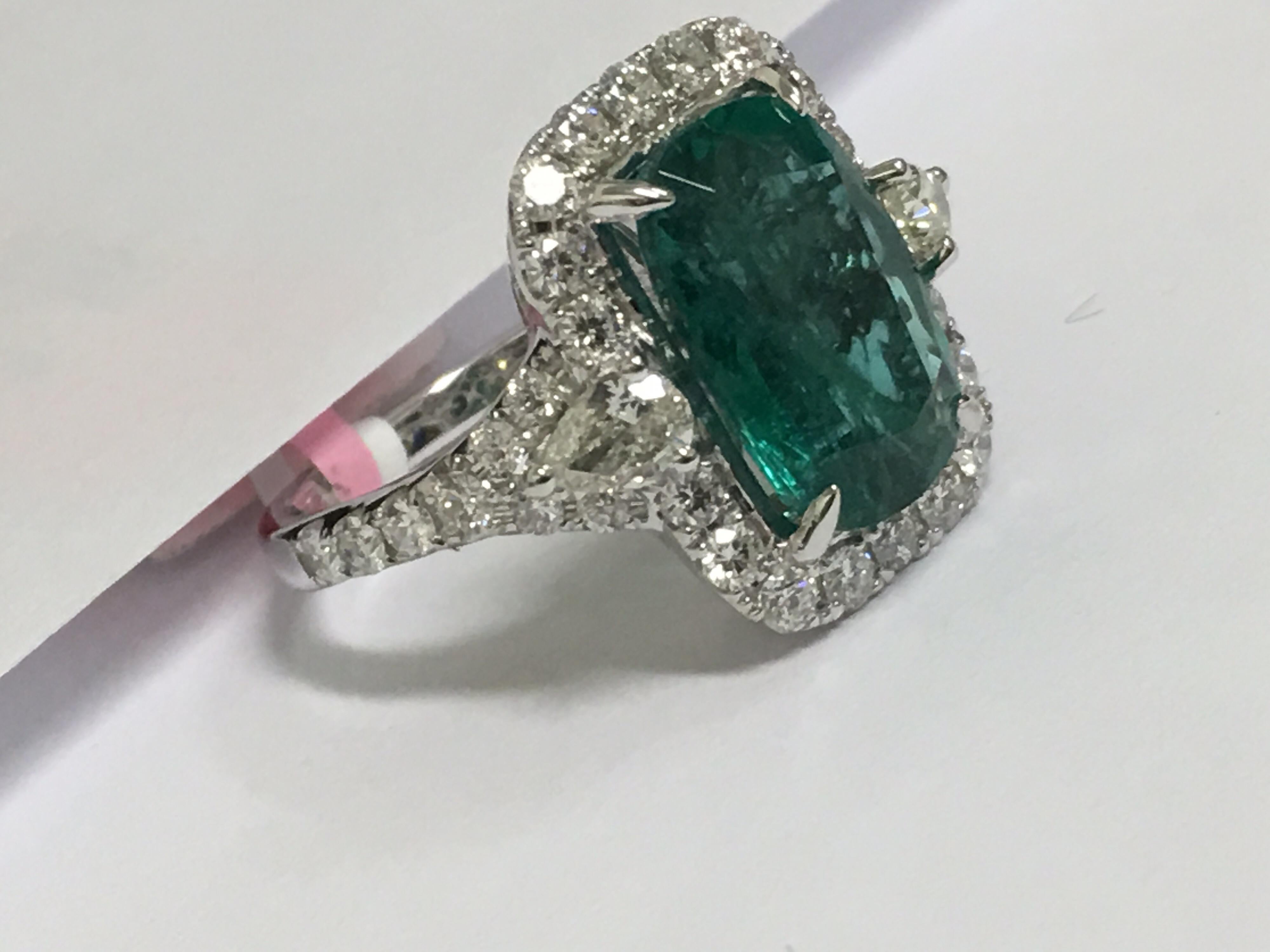 Emerald Diamond Ring Set in 18 Karat White Gold 5