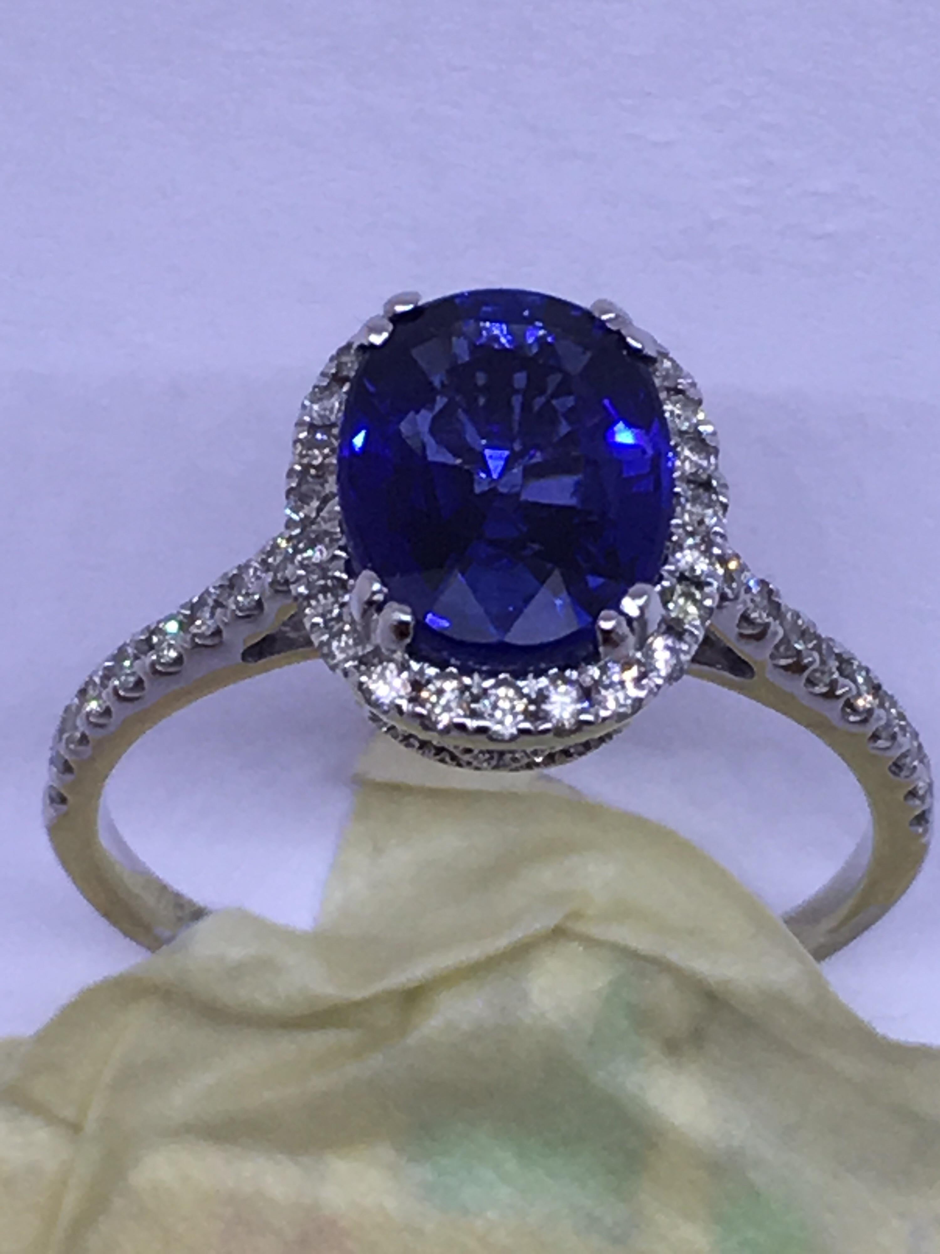 Diamond Sapphire Ring Set in Gold 3