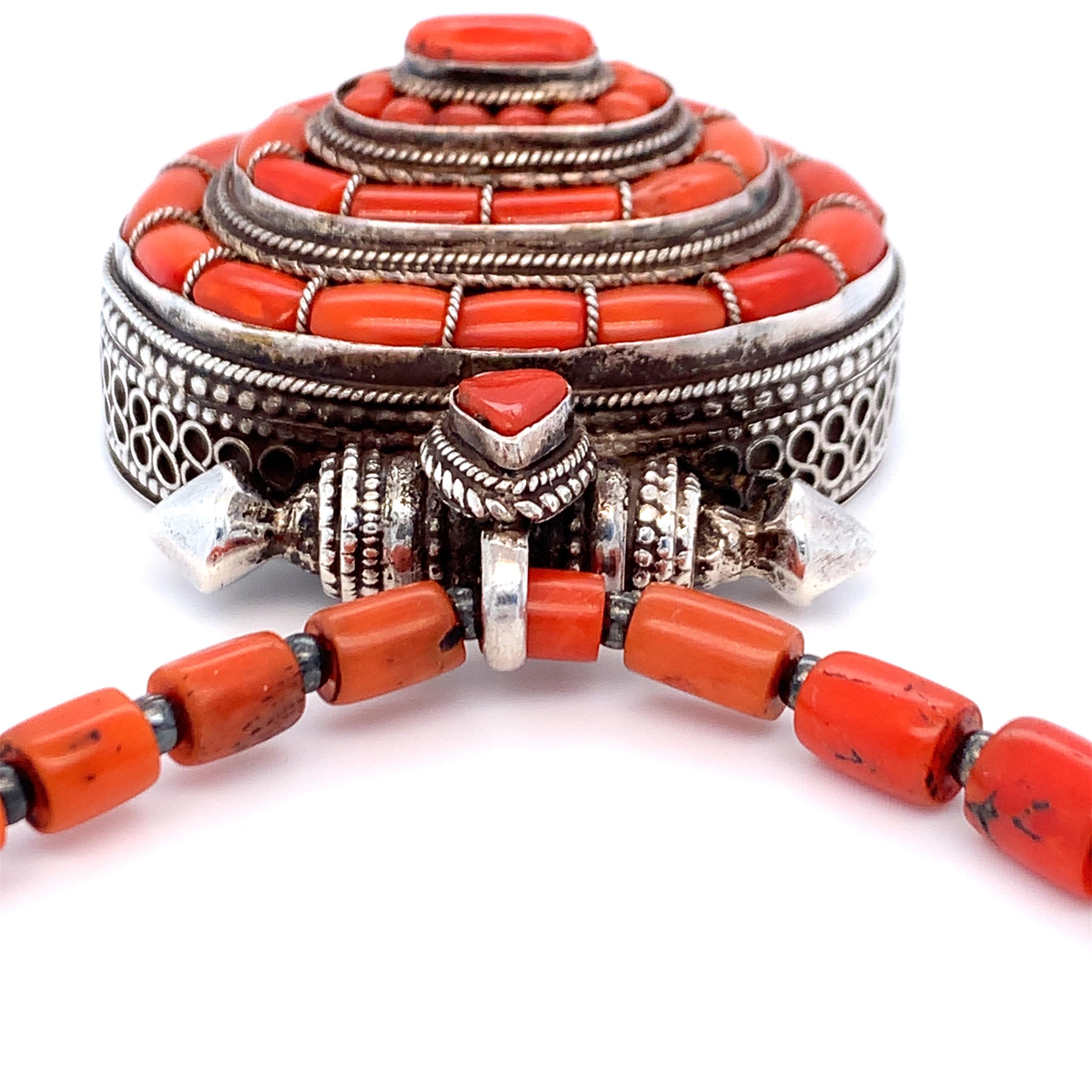 Coral Box Pendant with Coral Necklace For Sale 7