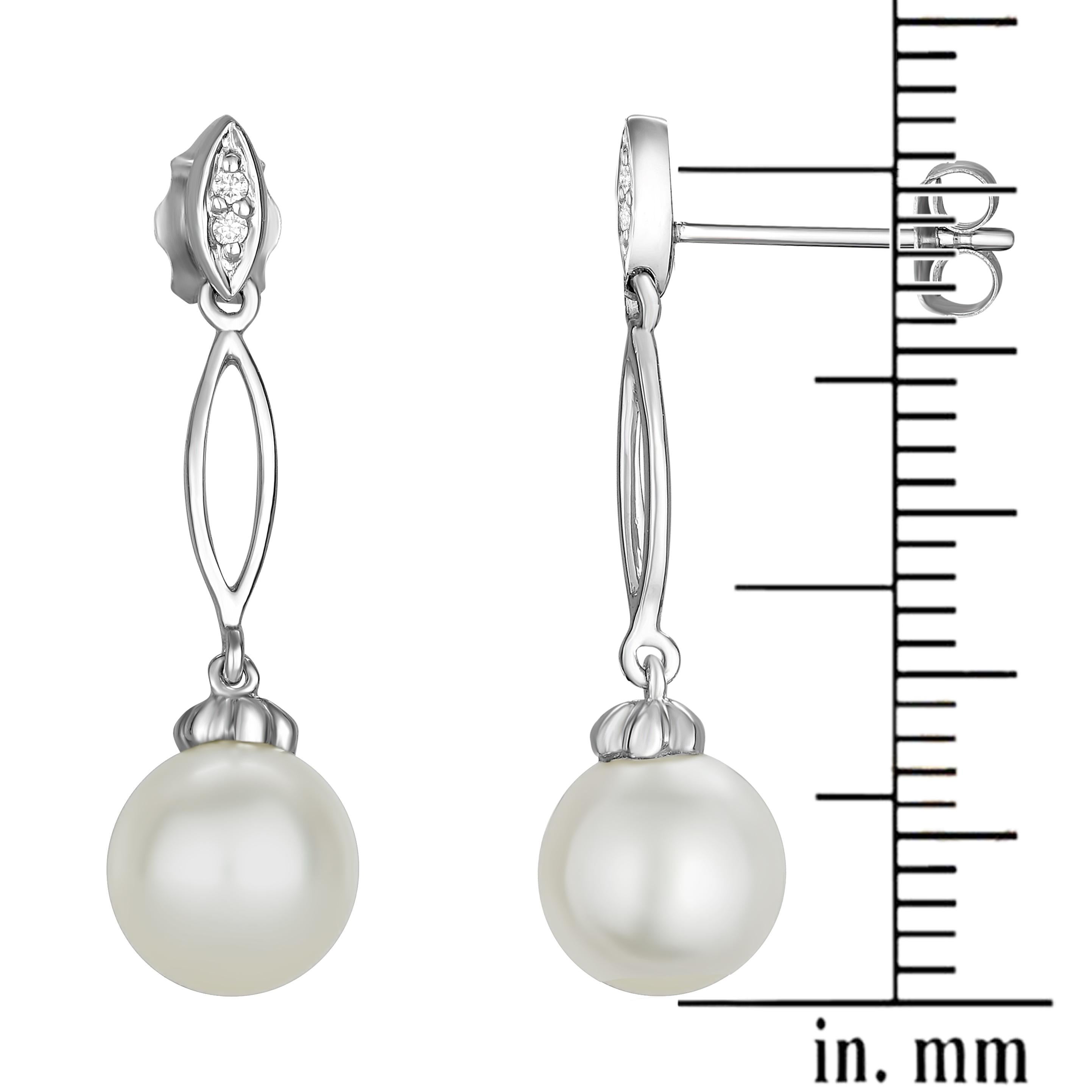 Add a touch of elegance to any ensemble when you add this pair of radiant pearl earrings to your look. The earrings feature two AAA quality white pearls handpicked for their gorgeous luster. The earrings are comprised ofof the finest 14K gold, and