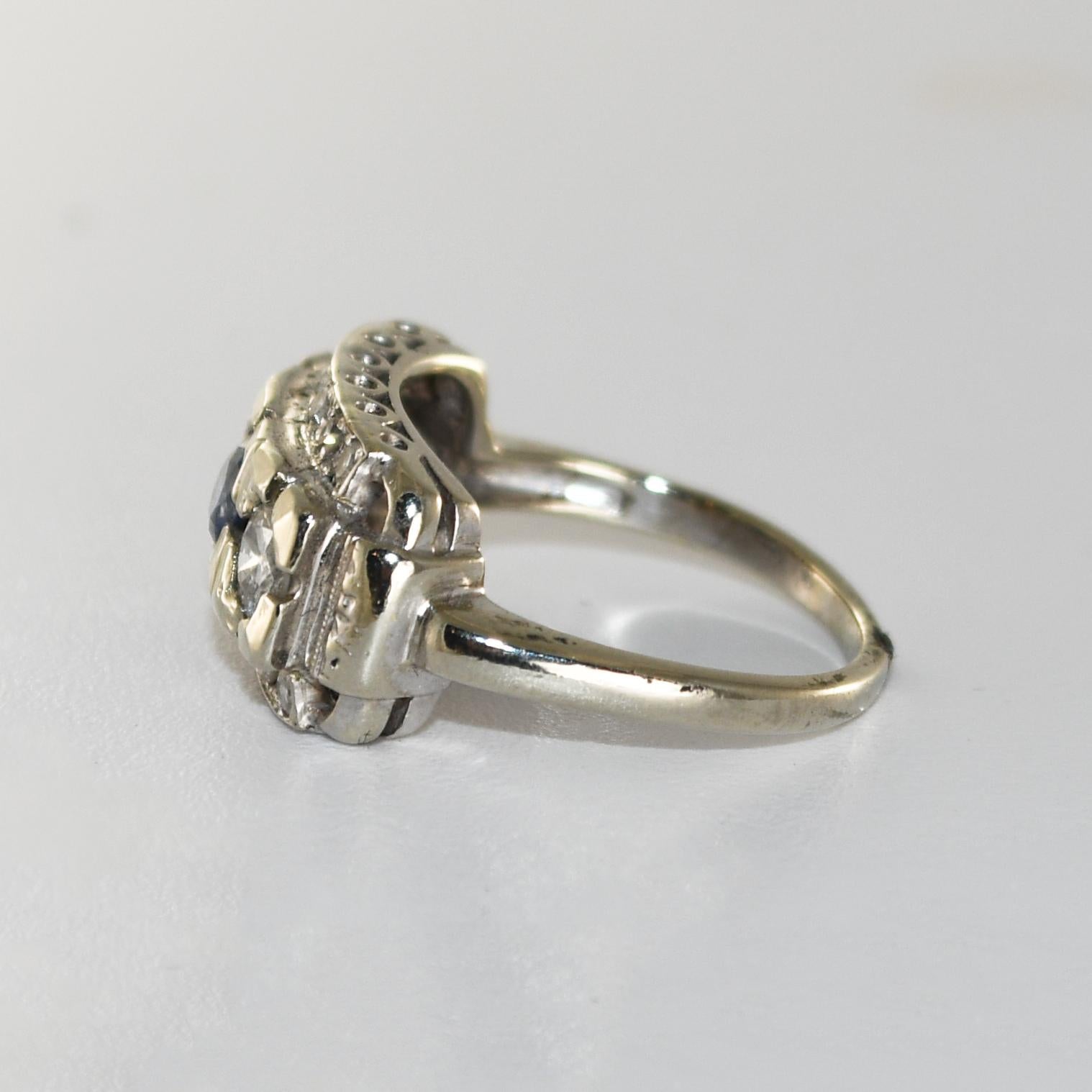 14K Weißgold Art Deco Saphir und Diamant Ring für Damen oder Herren im Angebot