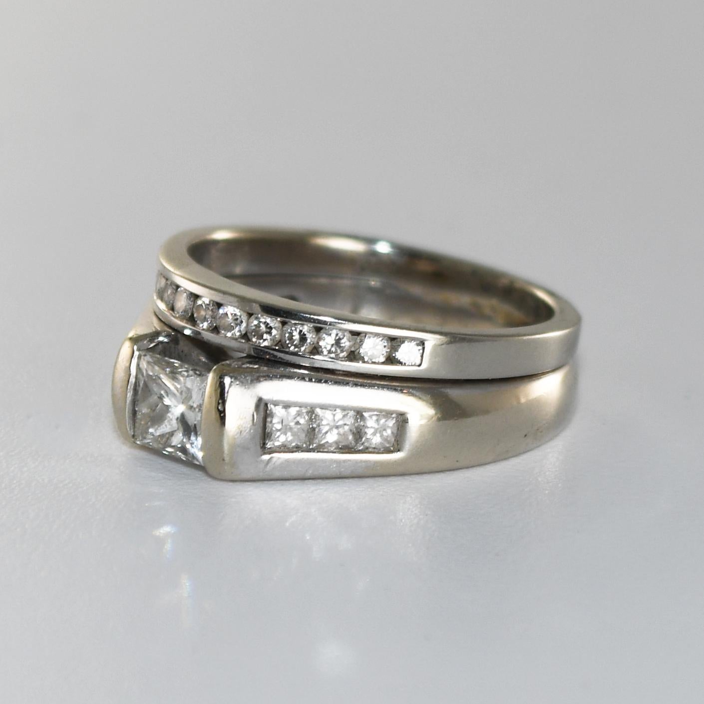 Bague en or blanc 14K certifiée AIG avec diamant taille princesse en vente 1
