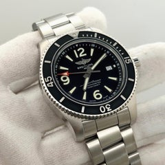 Breitling Superocean A17367 44 mm, cadran noir, acier inoxydable, coffret de voyage