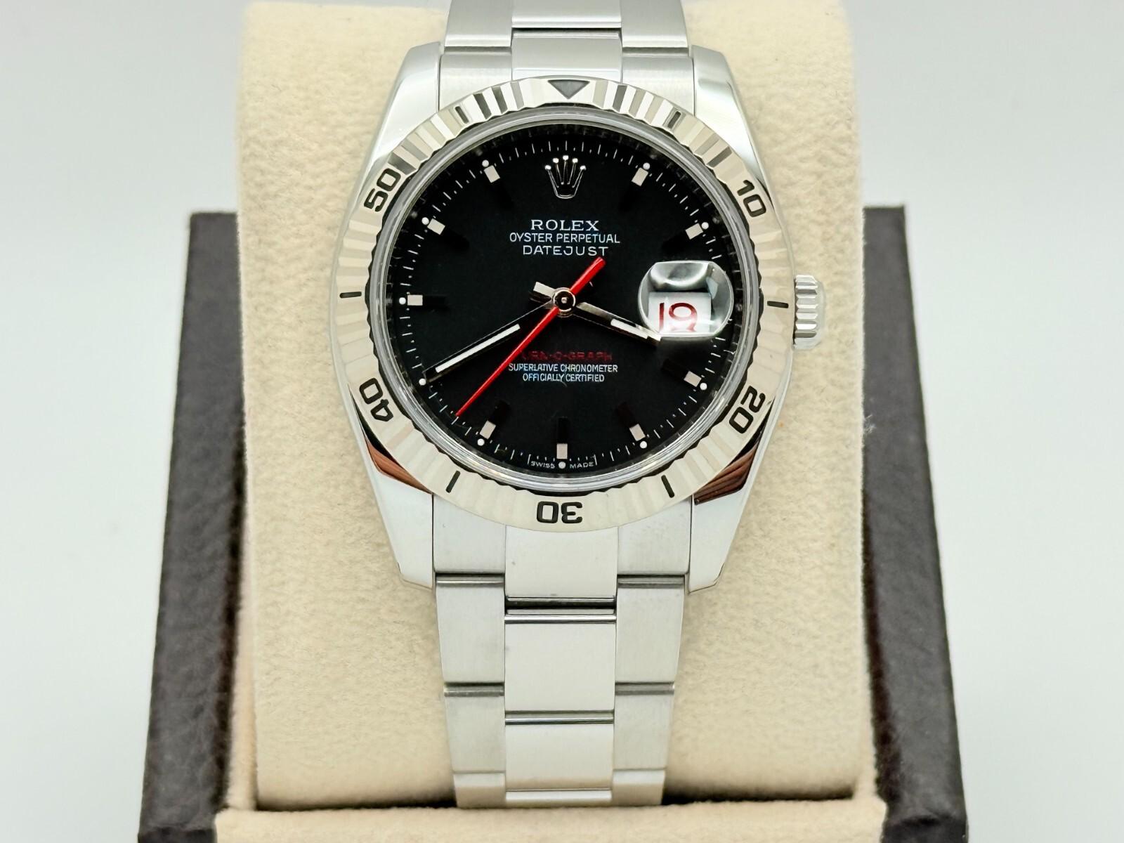 Numero di stile: 116264



Seriale: M172***



Anno: 2008

 

Model: Rolex Datejust Turn-O-Graph 

 

Materiale della cassa: Acciaio inossidabile 

 

Fascia: Acciaio inossidabile 

  

Lunetta: lunetta scanalata in oro bianco 18 carati 

 