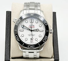 Omega Seamaster Diver 210.30.42.20.04.001 Cadran blanc Lunette noire Acier Boîte papier