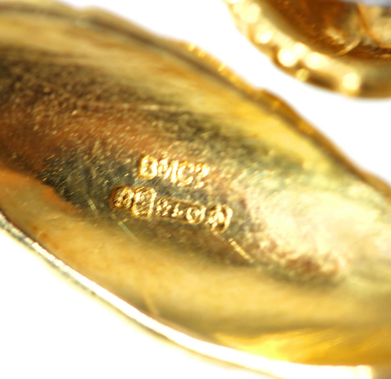 1960s Boucheron Emerald Diamond Gold Fox Pin 2