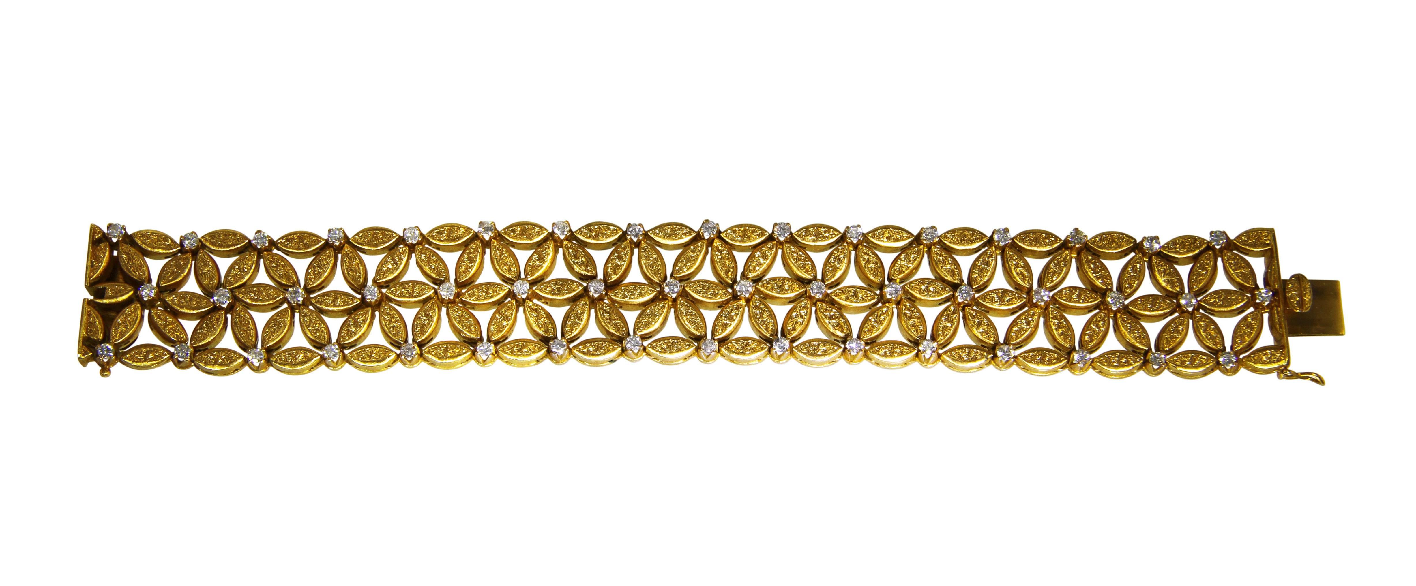 Beautiful 1960s Buccellati Diamond Gold Link Bracelet In Excellent Condition In Atlanta, GA