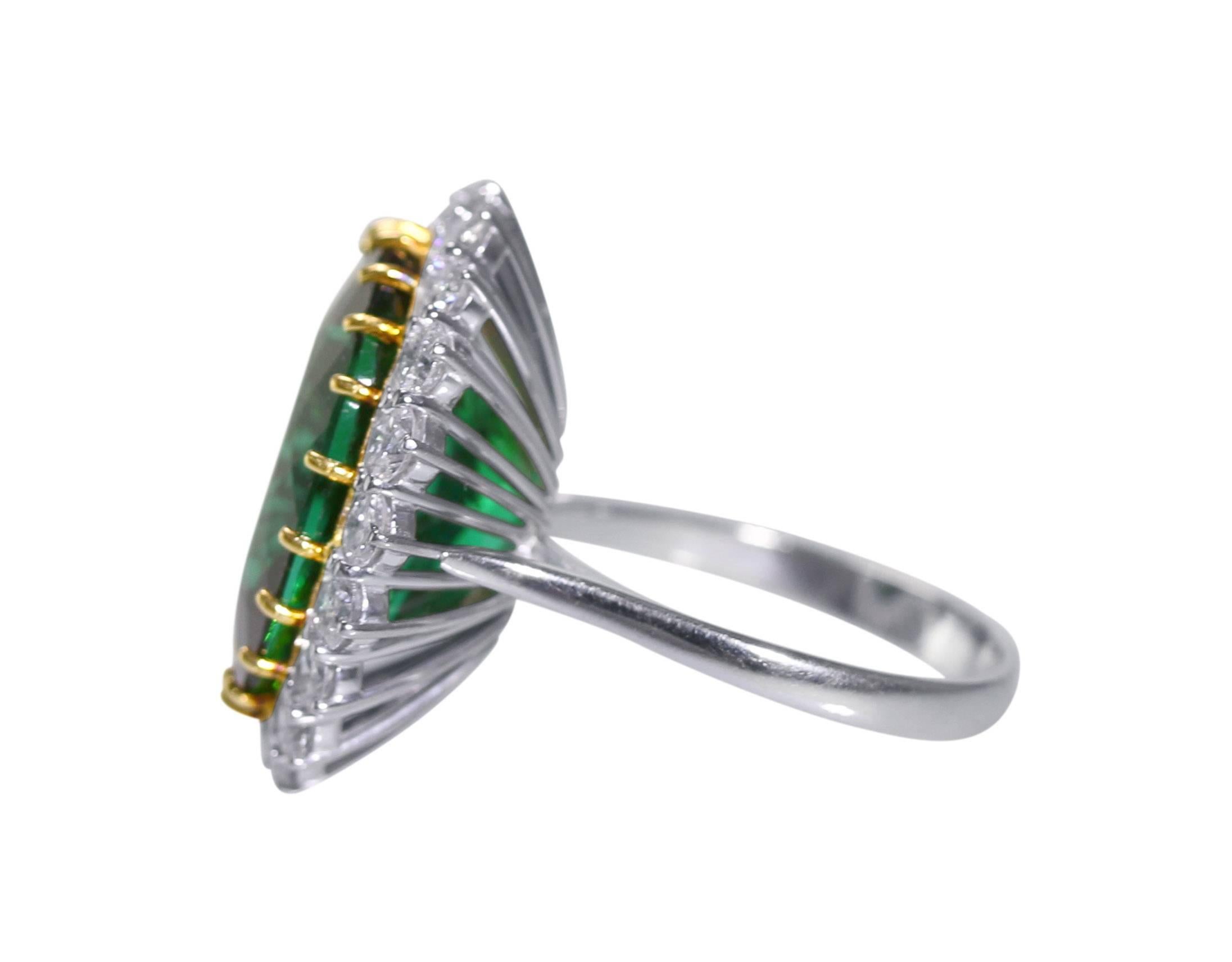Green Tourmaline Diamond Gold Ring In Excellent Condition In Atlanta, GA