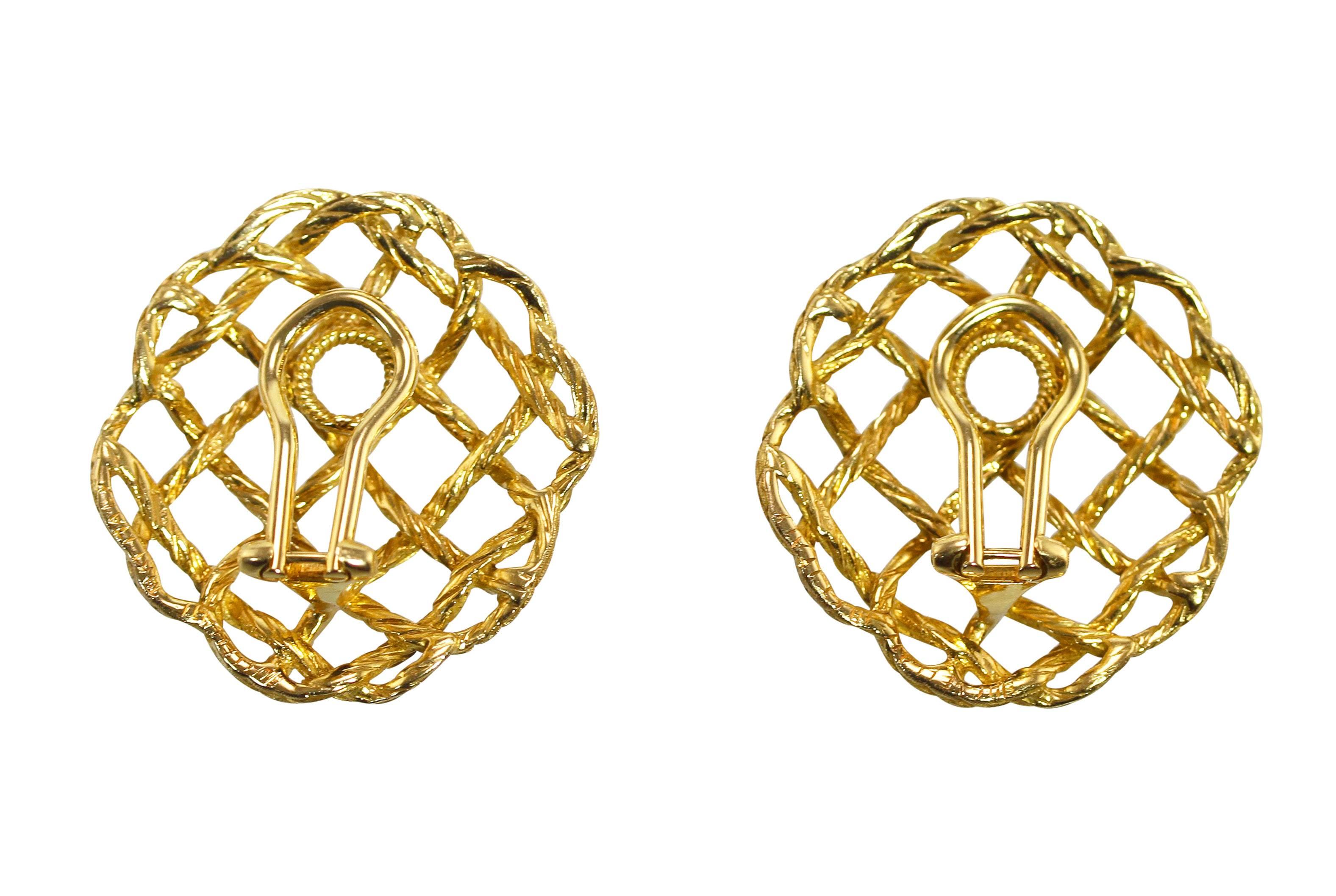 Buccellati Gold 'Crepe de Chine' Earclips In Excellent Condition In Atlanta, GA