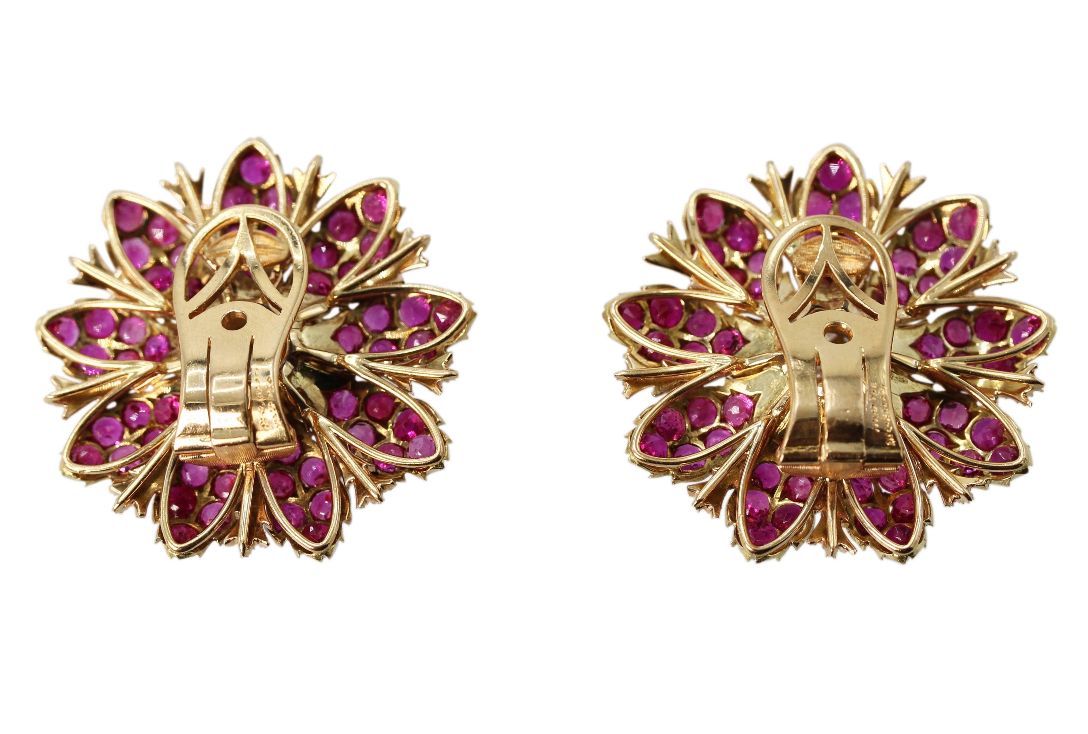 1940s Buccellati Ruby, Diamond and Gold Flower Earclips In Excellent Condition In Atlanta, GA