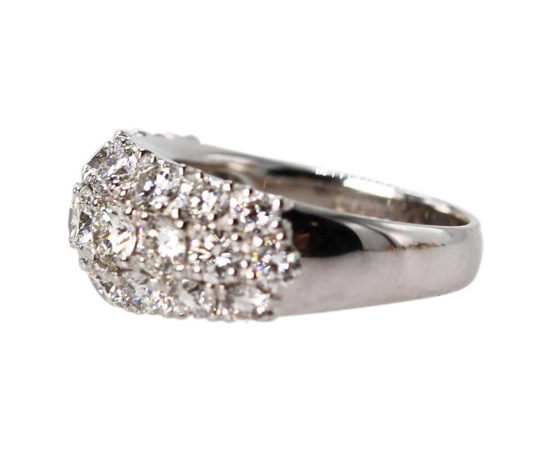 Platinum and Diamond Ring
• Stamped PT900 and D3.03
• 25 round diamonds weighing 3.03 carats
• Size 6.25, gross weight 10.9 grams