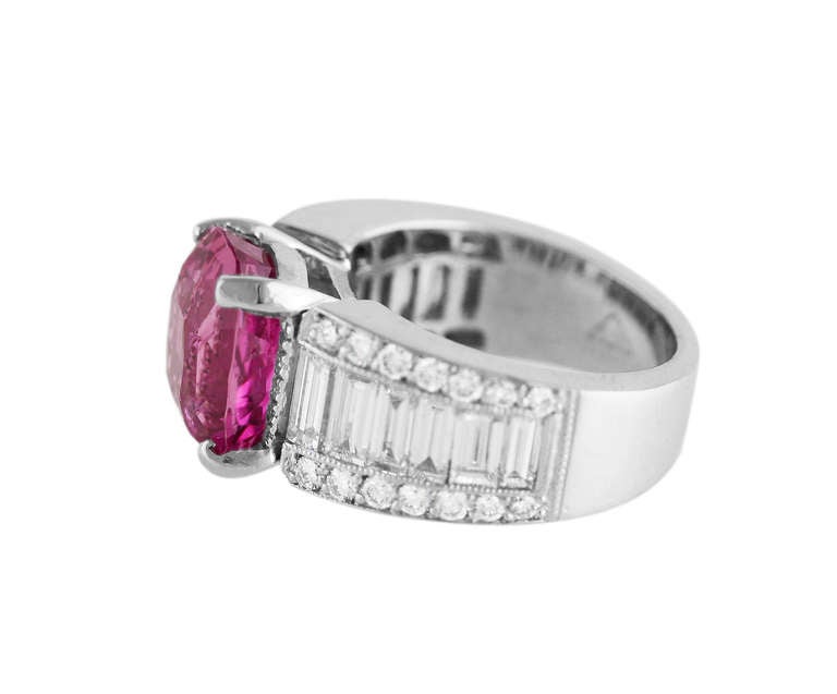 Pink Sapphire, Diamond and Platinum Ring In Good Condition In Atlanta, GA