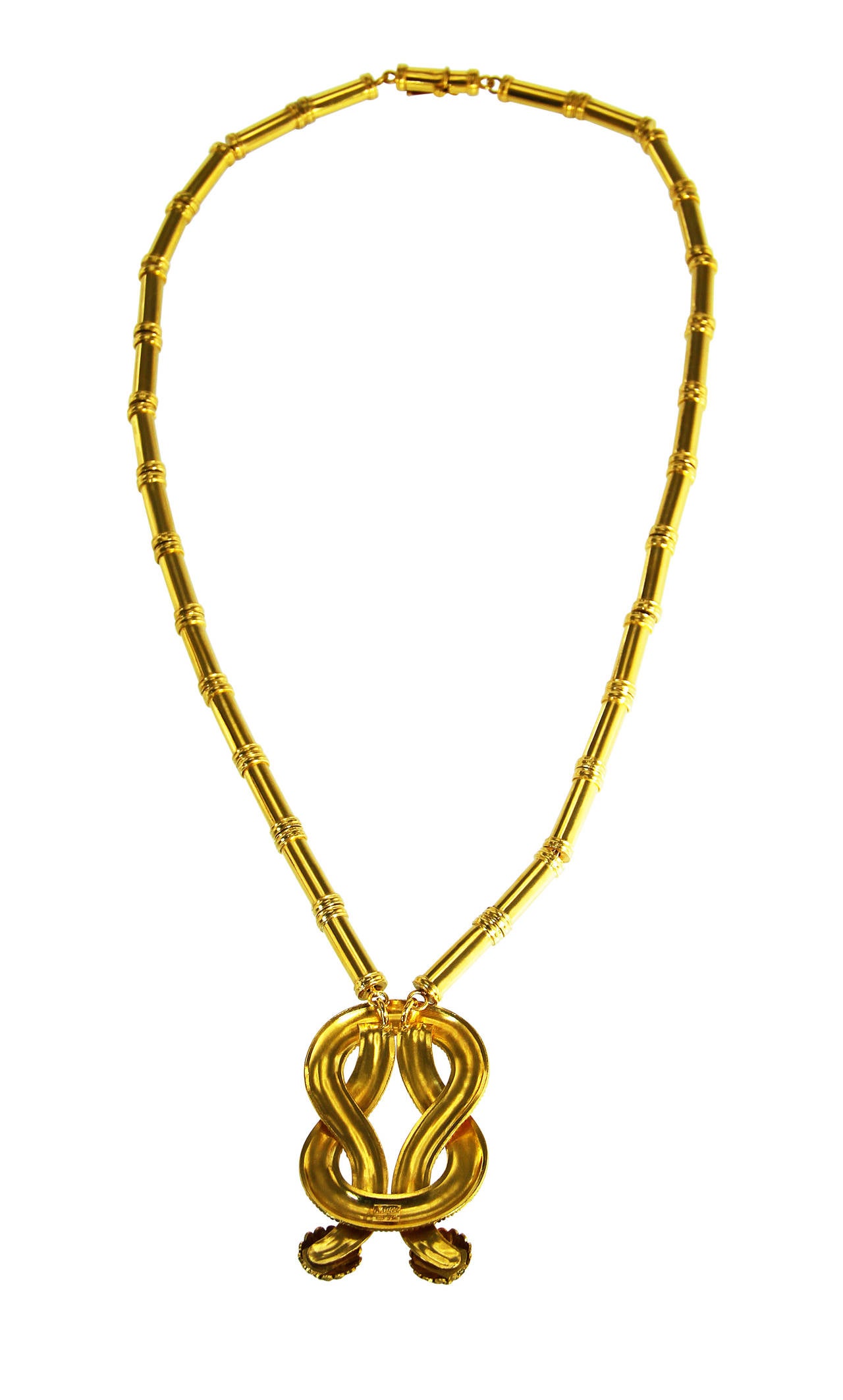 22K Lalaounis Classic Herculean Knot Gold Pendant Necklace In Excellent Condition In Atlanta, GA