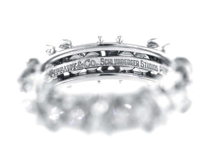 Tiffany & Co. Schlumberger Diamond Platinum Band Ring In Good Condition For Sale In Atlanta, GA