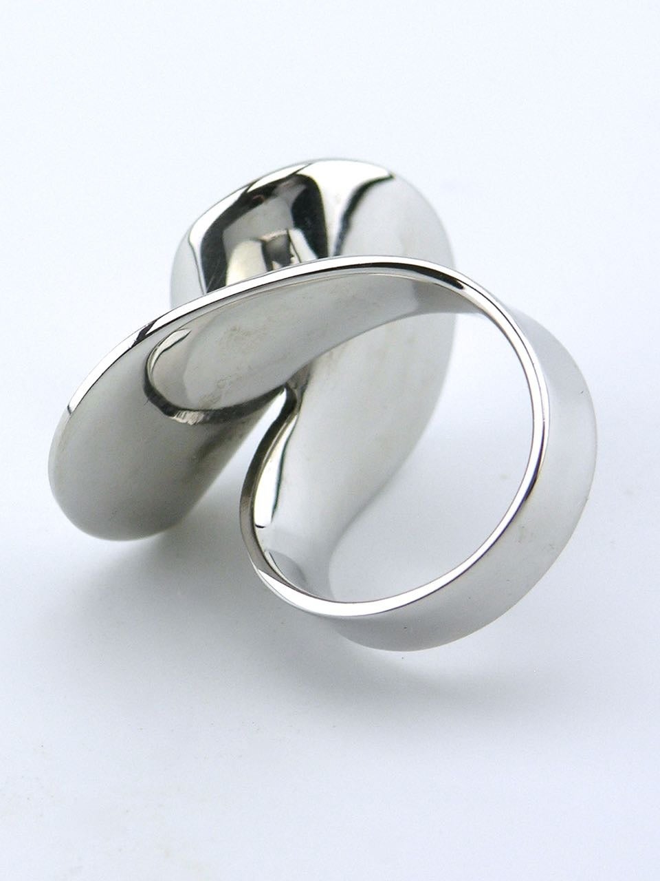 Georg Jensen Solid Silver Interlocking Double Curve Ring In Excellent Condition In Potts Point, New South Wales
