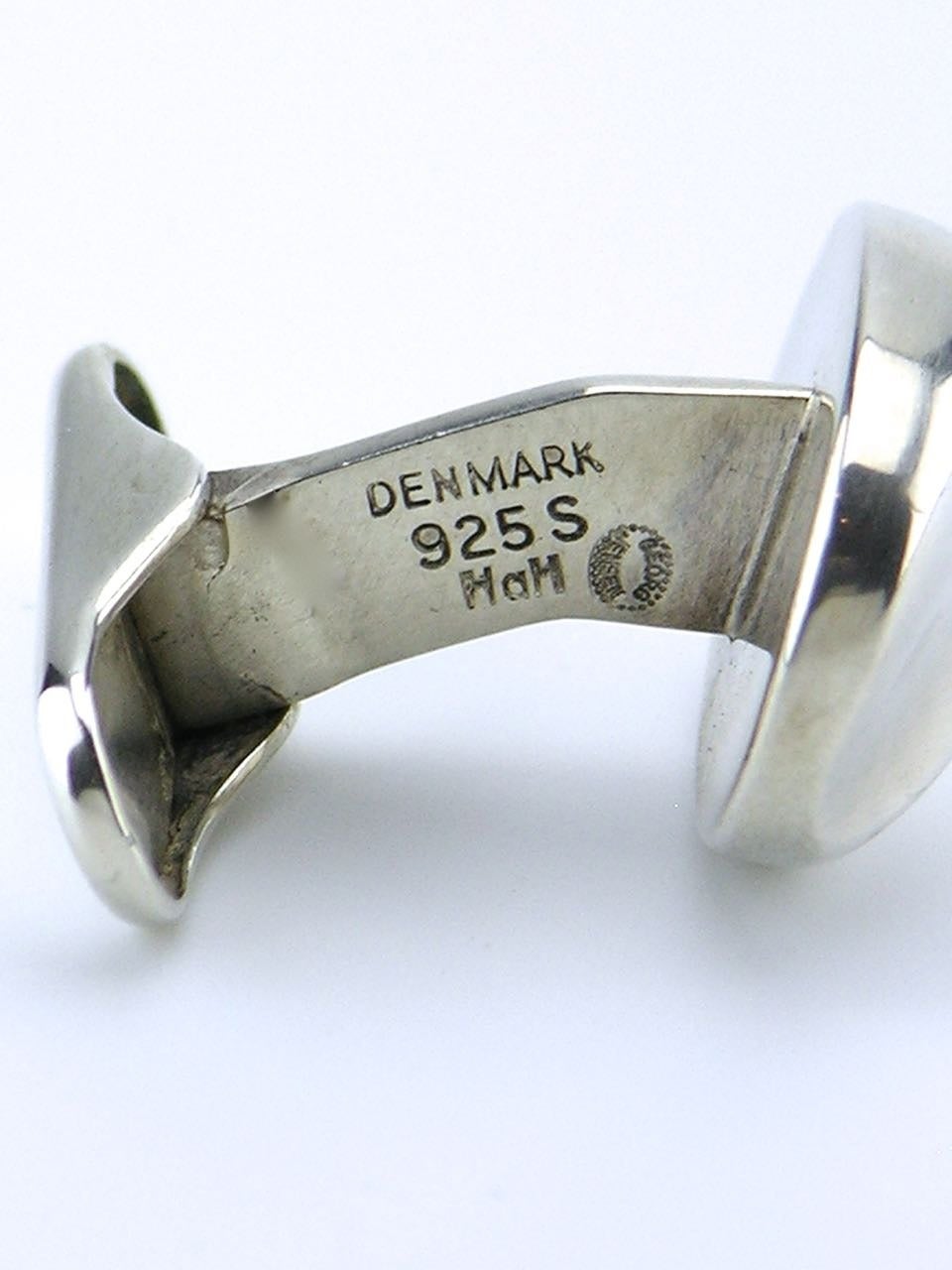 Georg Jensen by Hans Hansen Solid Silver Cushion Shaped Cufflinks In Good Condition For Sale In Potts Point, New South Wales