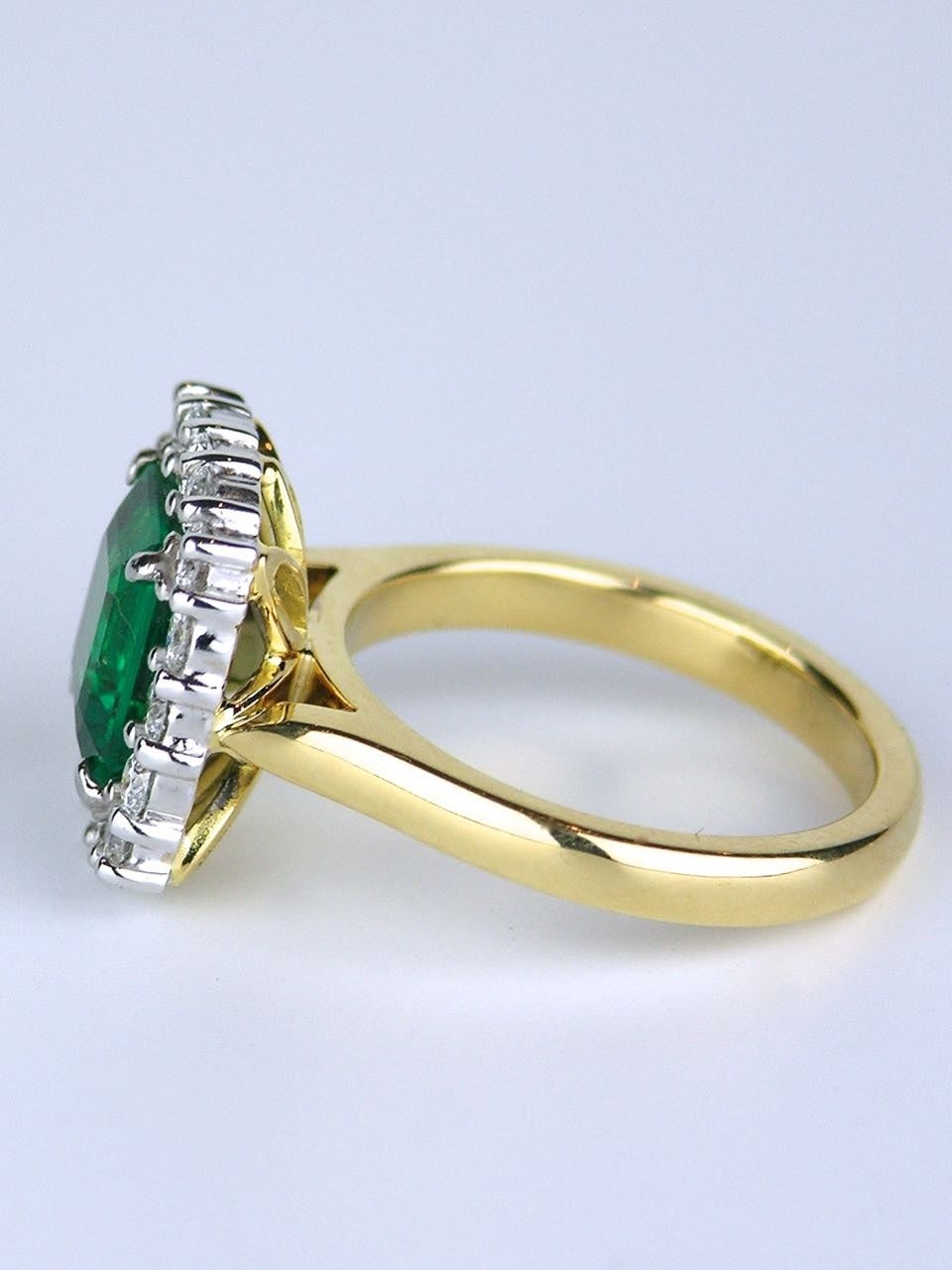 Modern Columbian emerald diamond Gold cluster ring