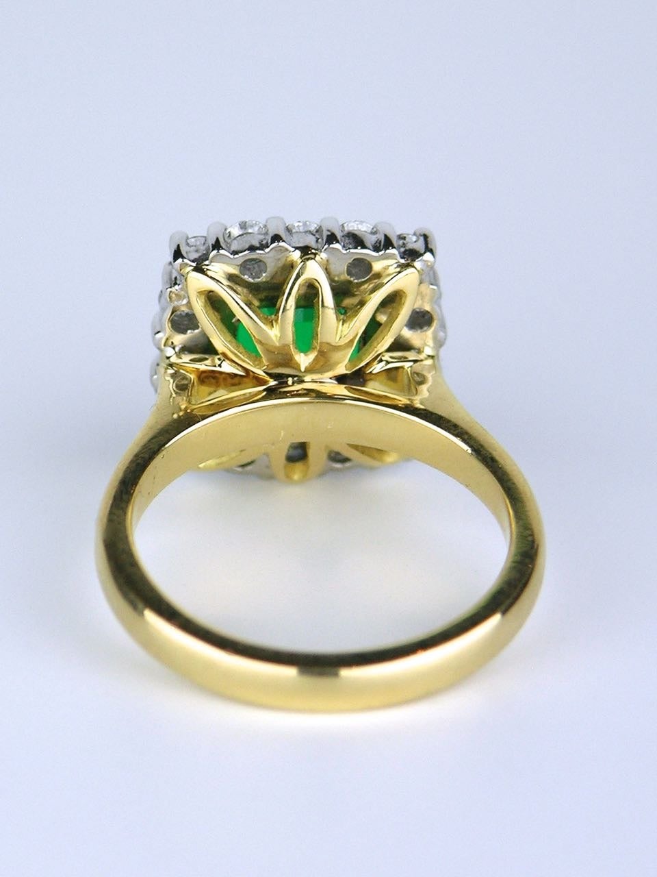 Women's Columbian emerald diamond Gold cluster ring