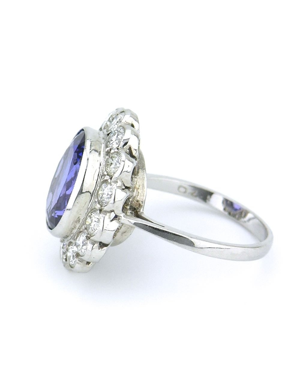 Tanzanite Diamond Gold Cluster Ring In Excellent Condition In Potts Point, New South Wales