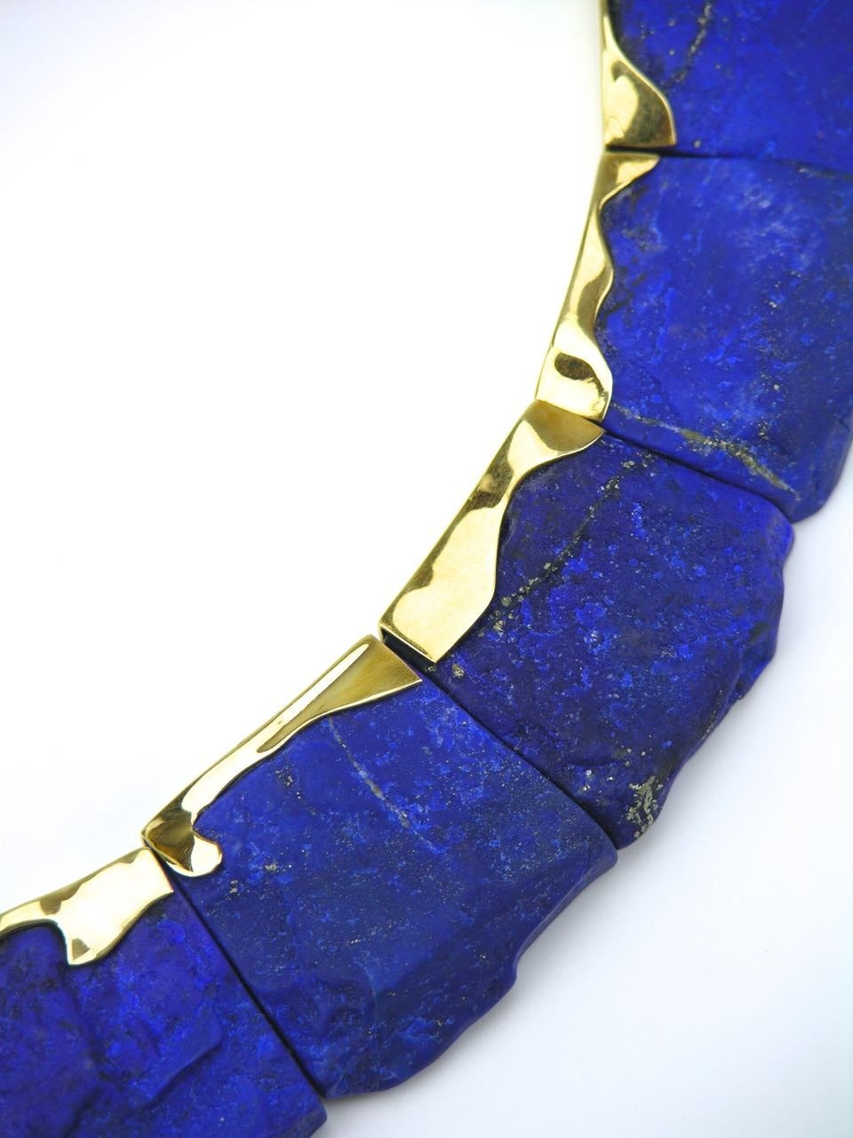 Modern Nicholas Wylde English Lapis Lazuli Gold Collier Necklace For Sale