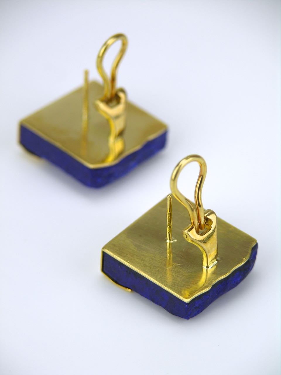 Nicholas Wylde English Lapis Lazuli Gold Earrings In Excellent Condition For Sale In Potts Point, New South Wales