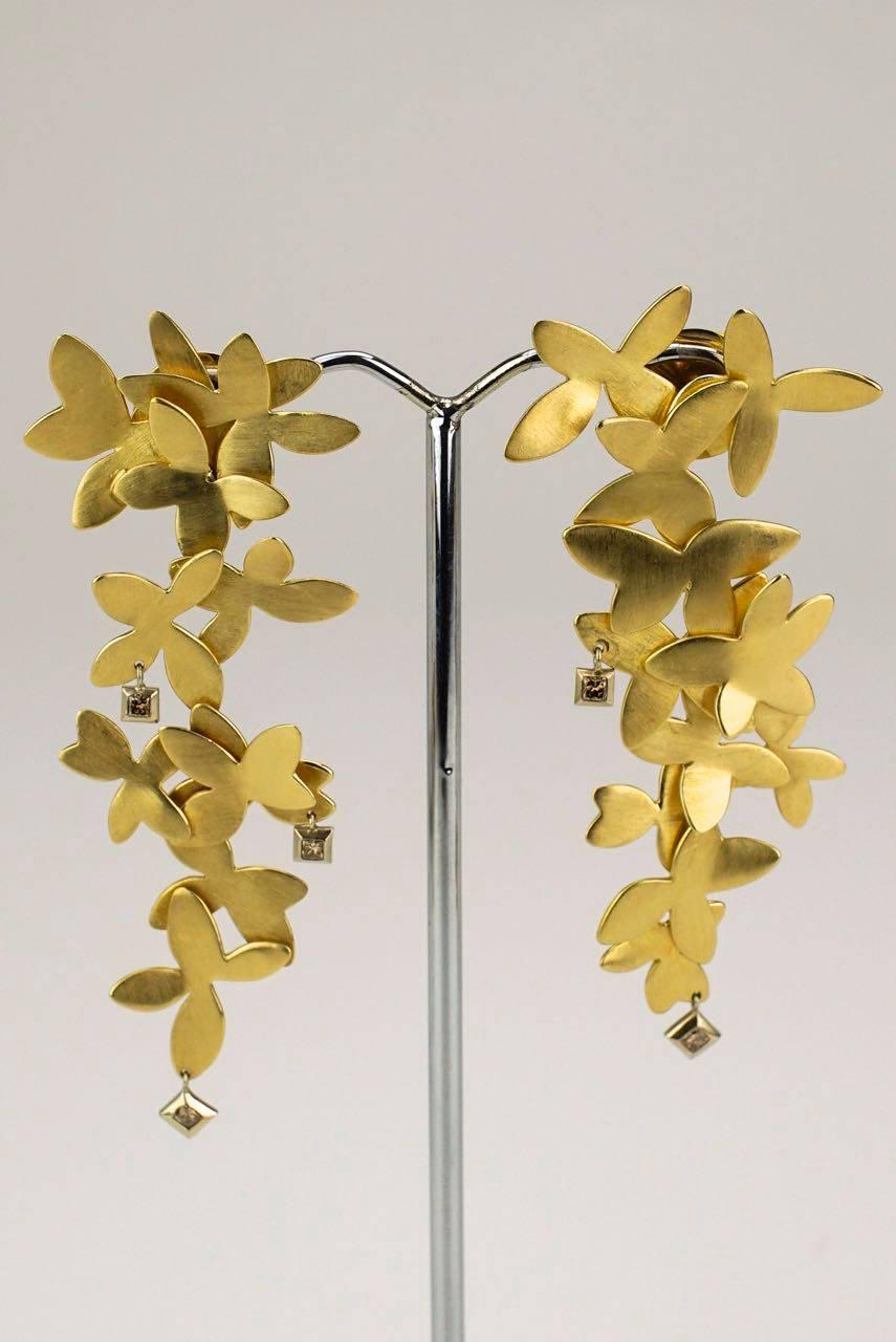 Women's H.Stern 18k yellow gold and diamond flower drop earrings