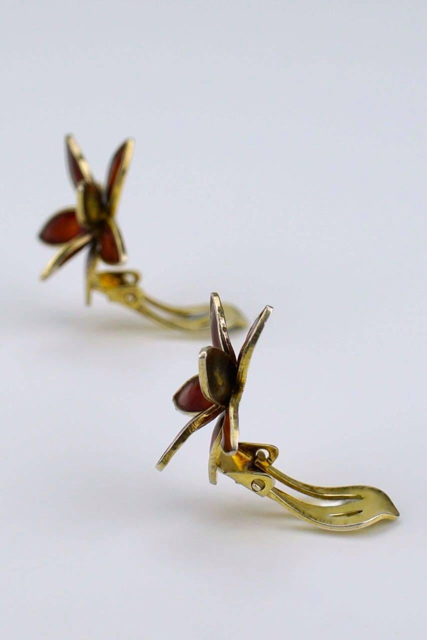 Modernist 1960s enamel silver modernist flower design clip earrings