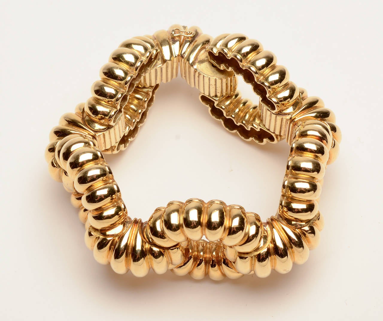 Tiffany & Co. Huge Ribbed Gold Links Bracelet In Excellent Condition In Darnestown, MD